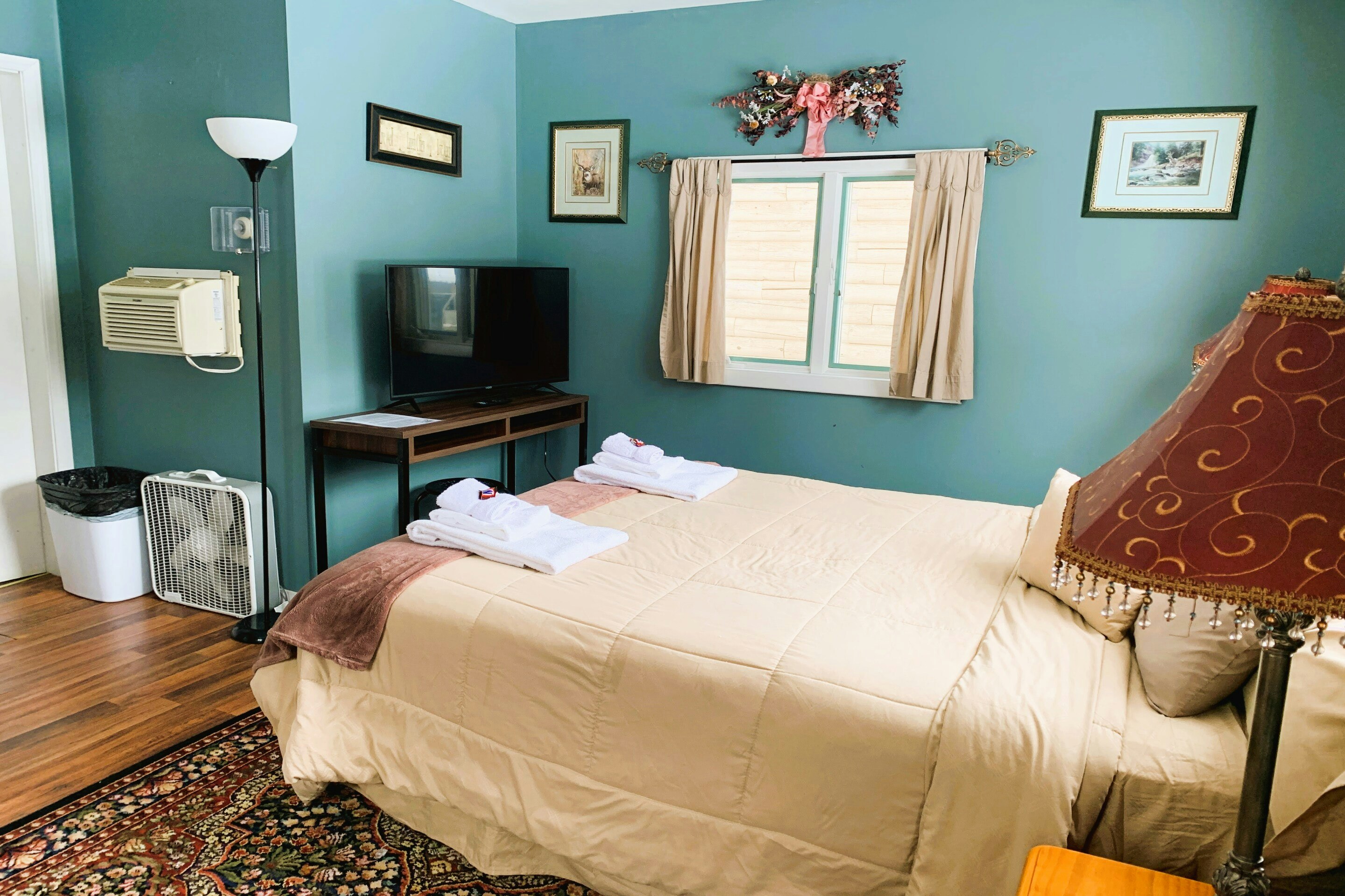 Love Hotels St John River by OYO at Fort Kent ME