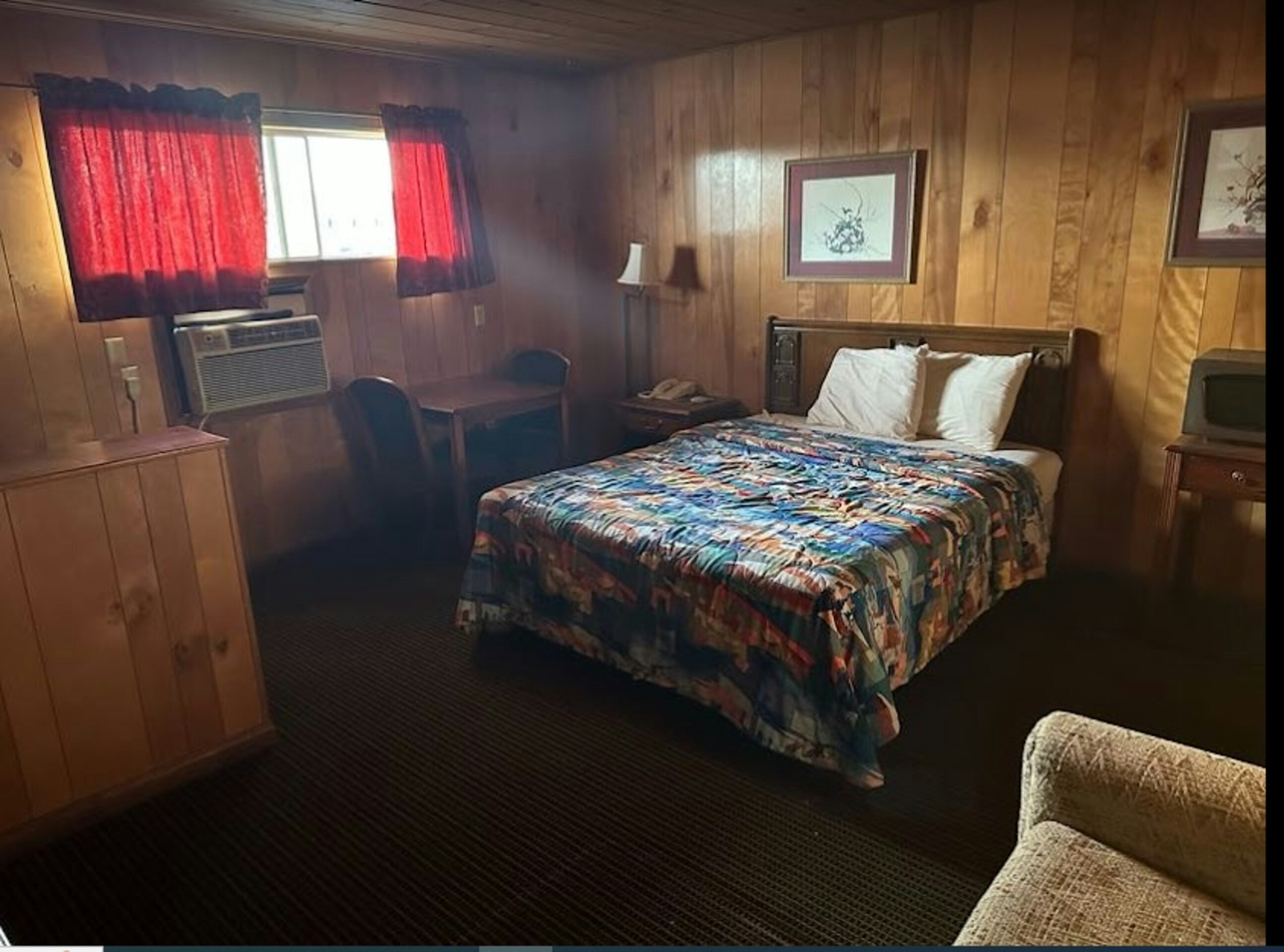 Love Hotels Western Holiday by OYO at Harlan Lake NE
