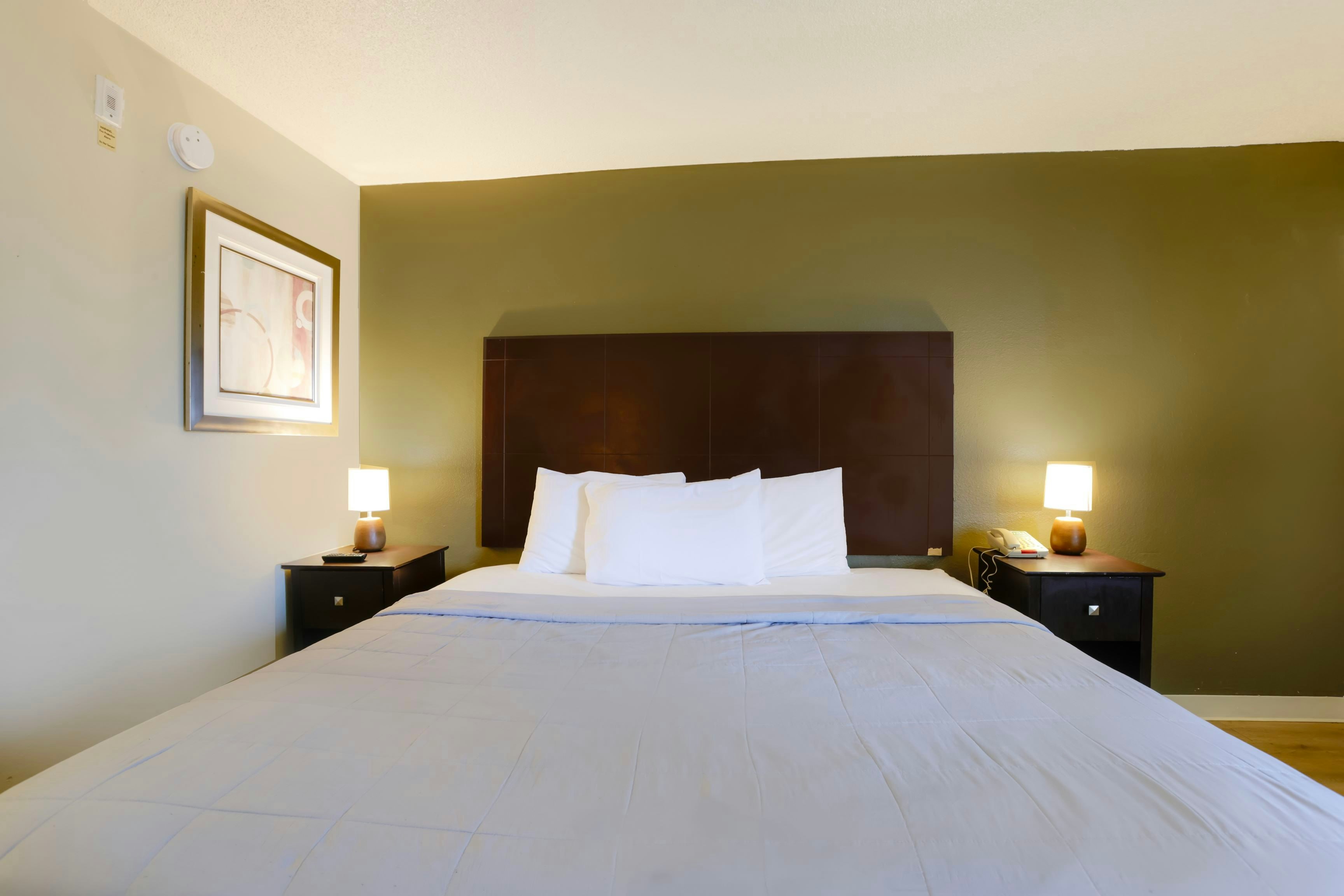 Copley Inn Suites By OYO Akron OH