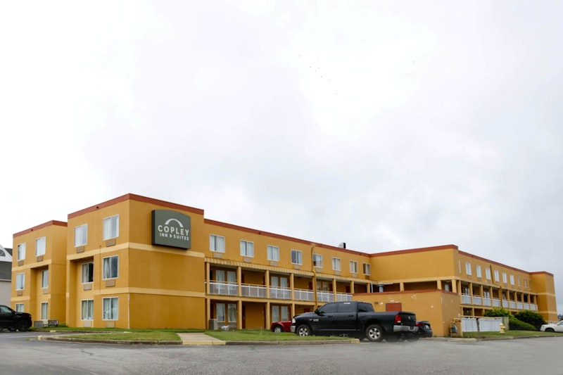 Copley Inn Suites By OYO Akron OH