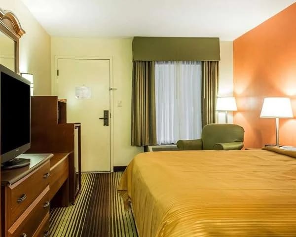 Townhouse Winston Salem – University