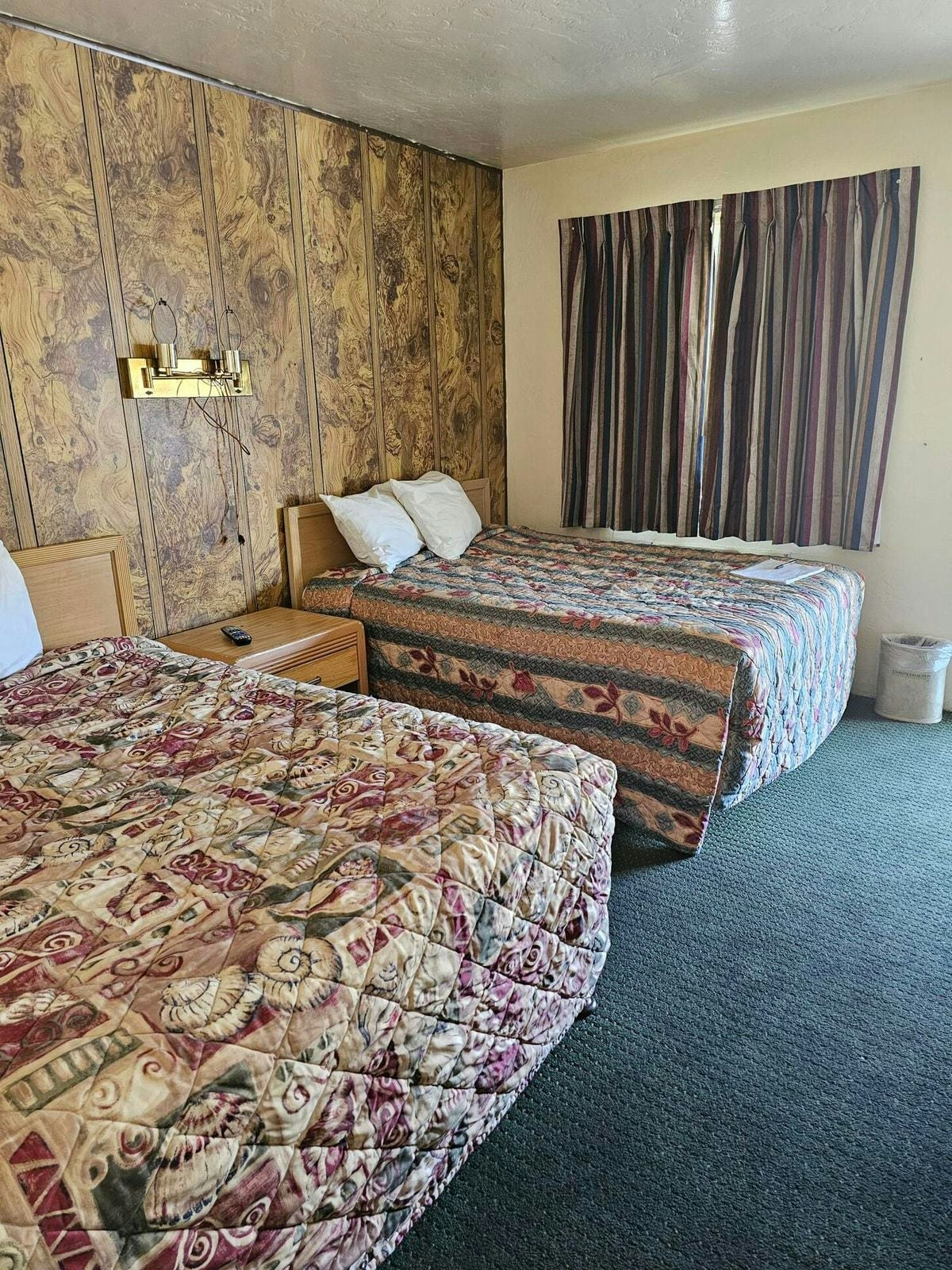 2 Queen Beds Non-Smoking