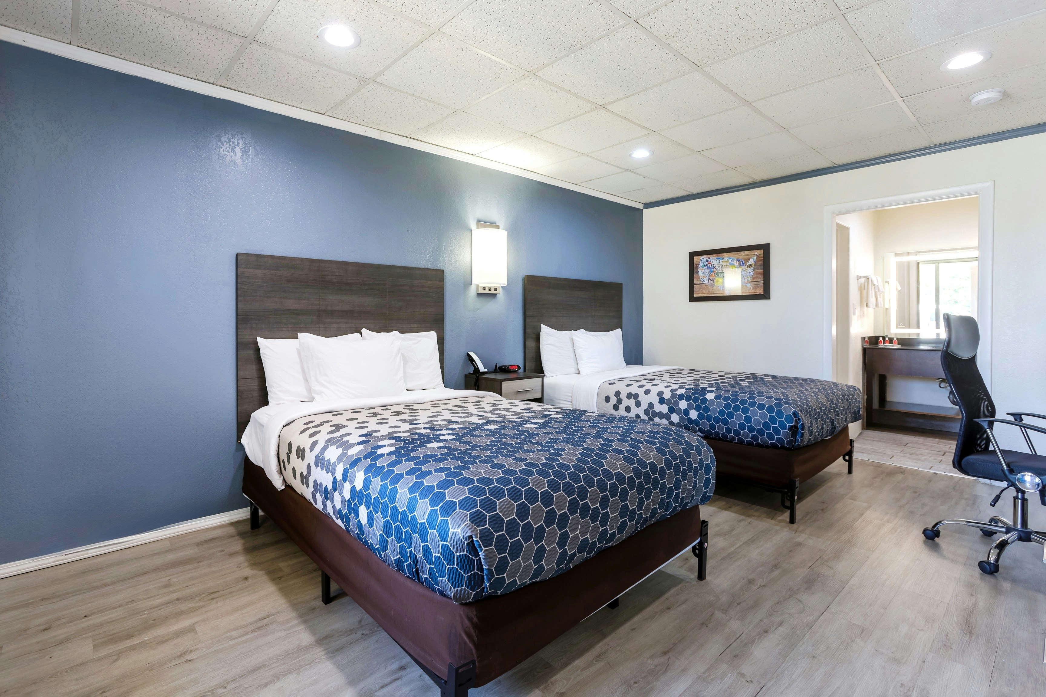 2 Double Beds Non-Smoking