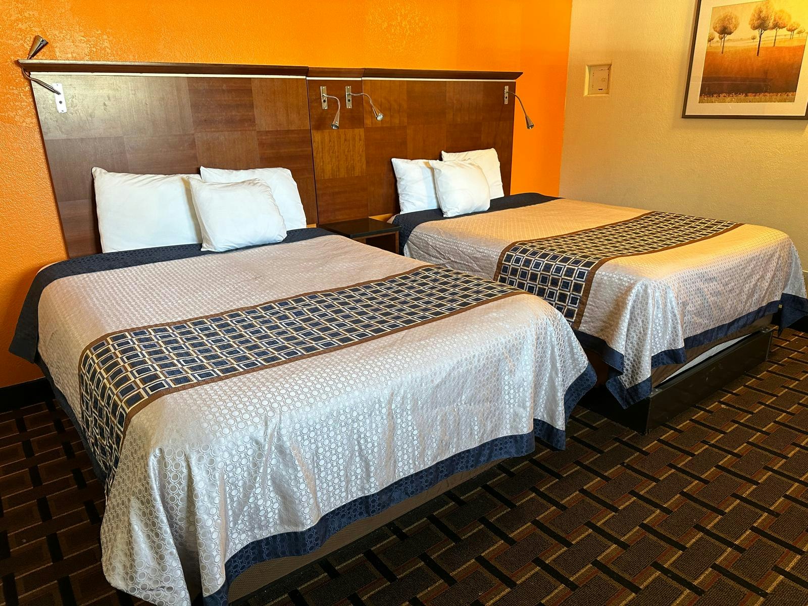 2 Queen Beds with Sofa Bed