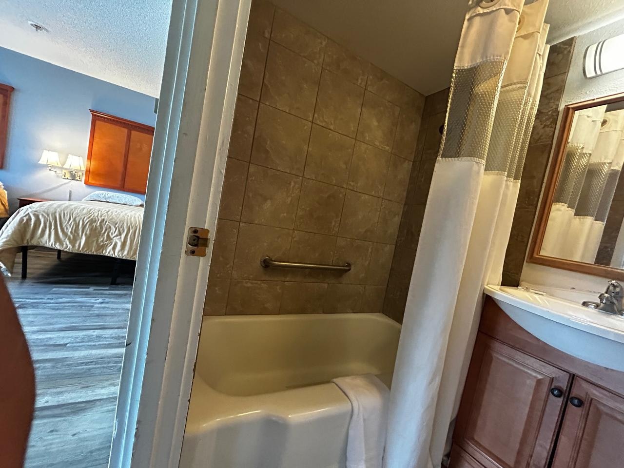 Travelers Inn by OYO Longview Kelso