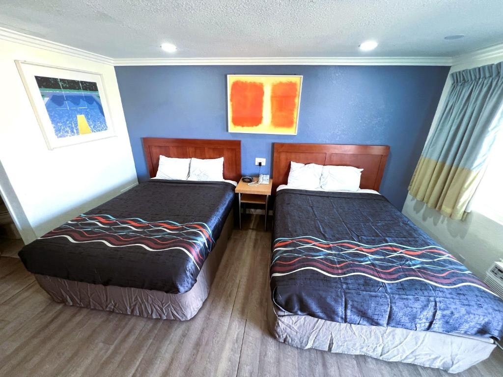 2 Queen Beds Non-Smoking
