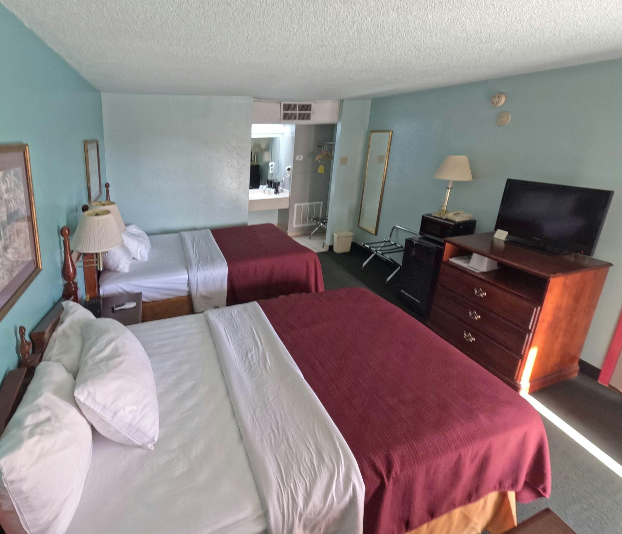 2 Queen Beds Non-Smoking