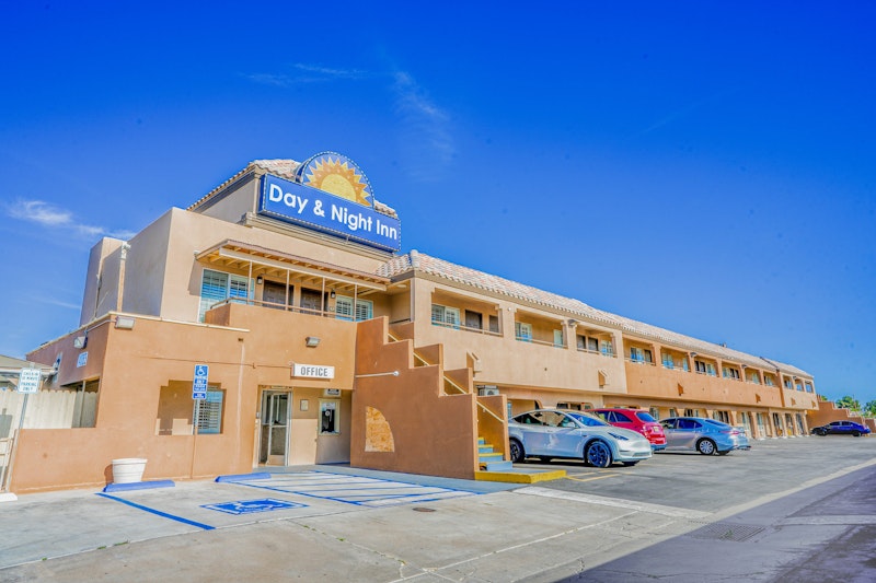 Day And Night Inn