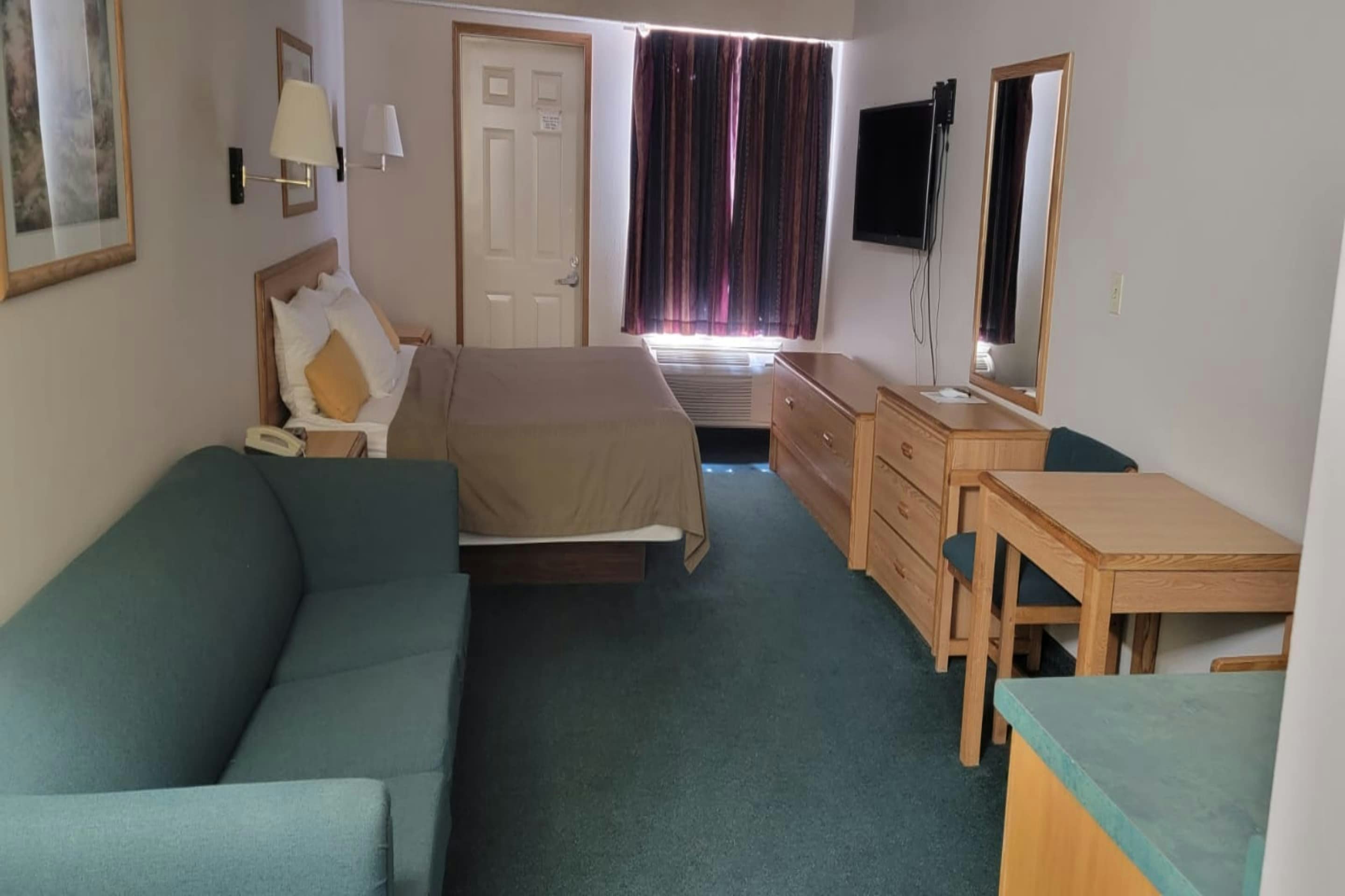 King Bed with Jetted Tub