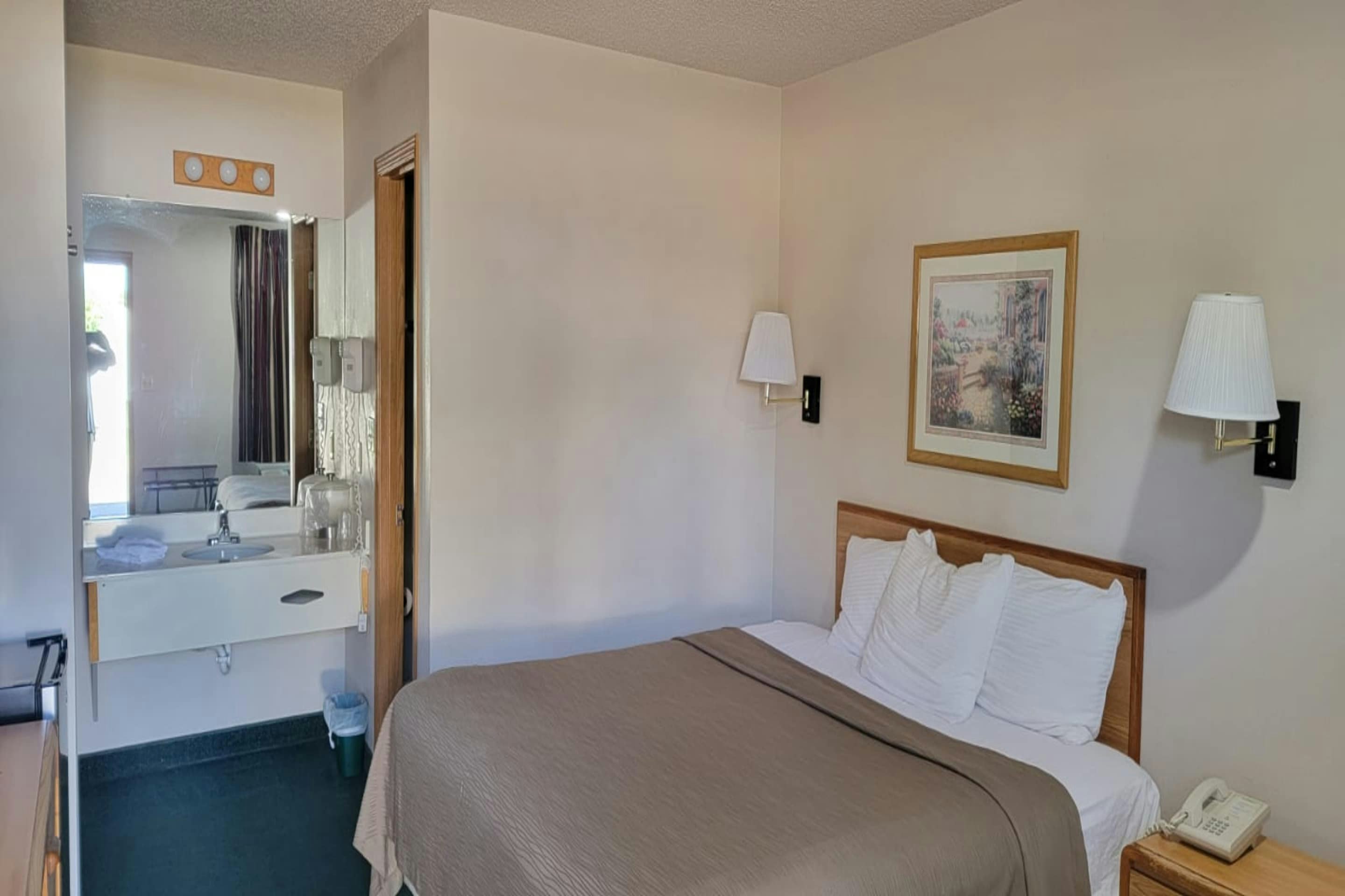 HomeTown Inn By OYO Texhoma, OK