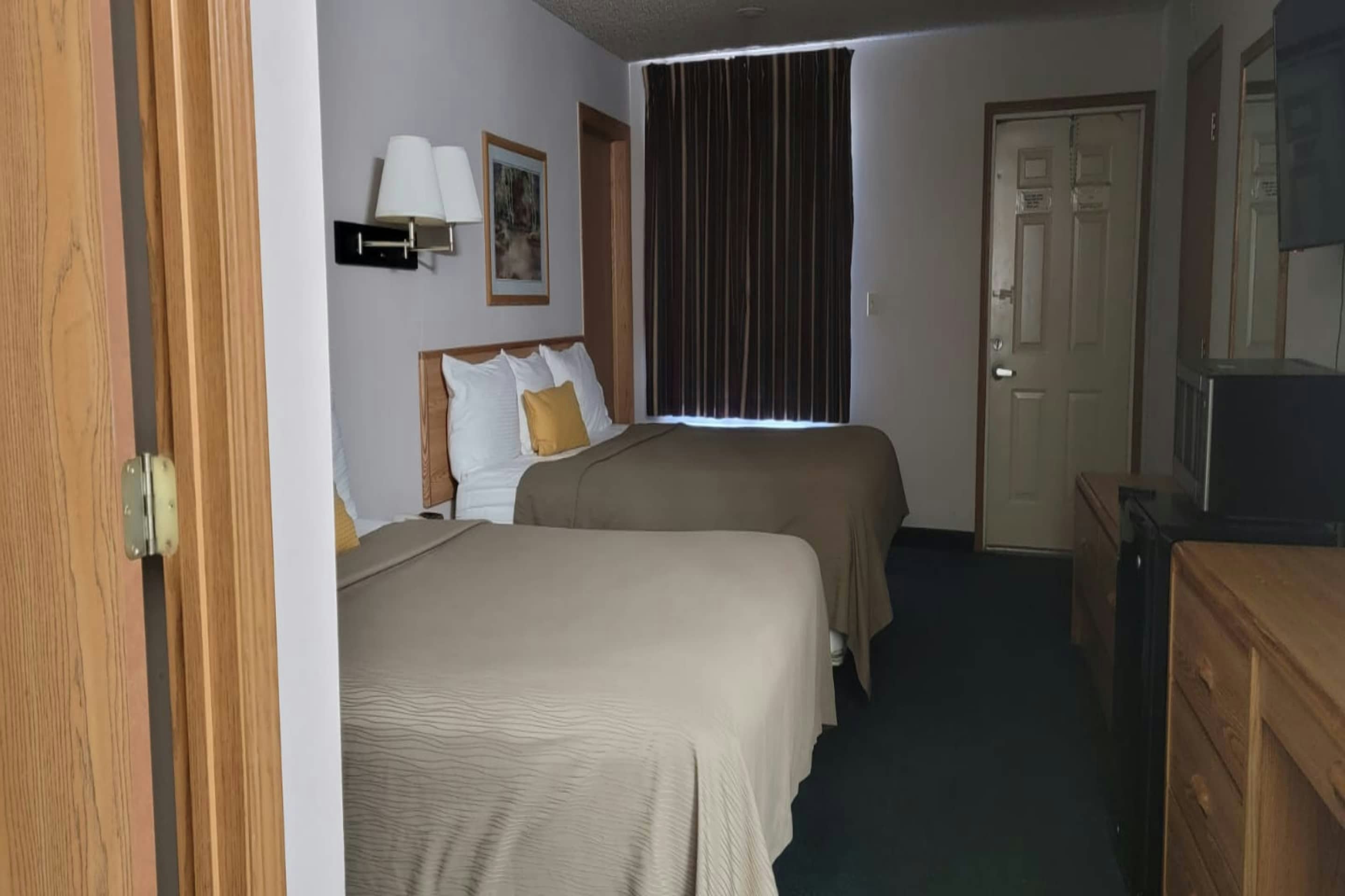 2 Queen Bed