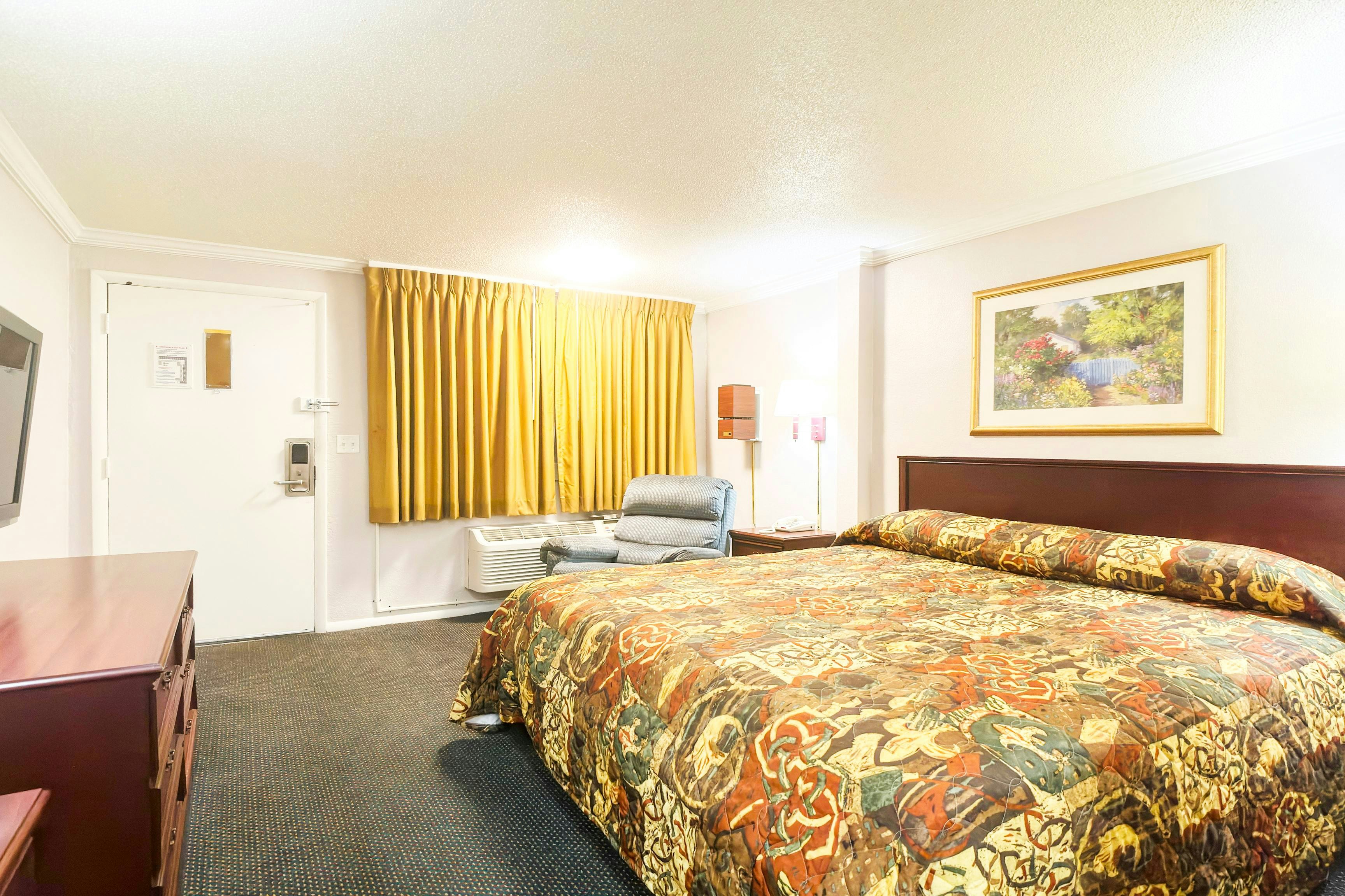 King Bed Non-Smoking