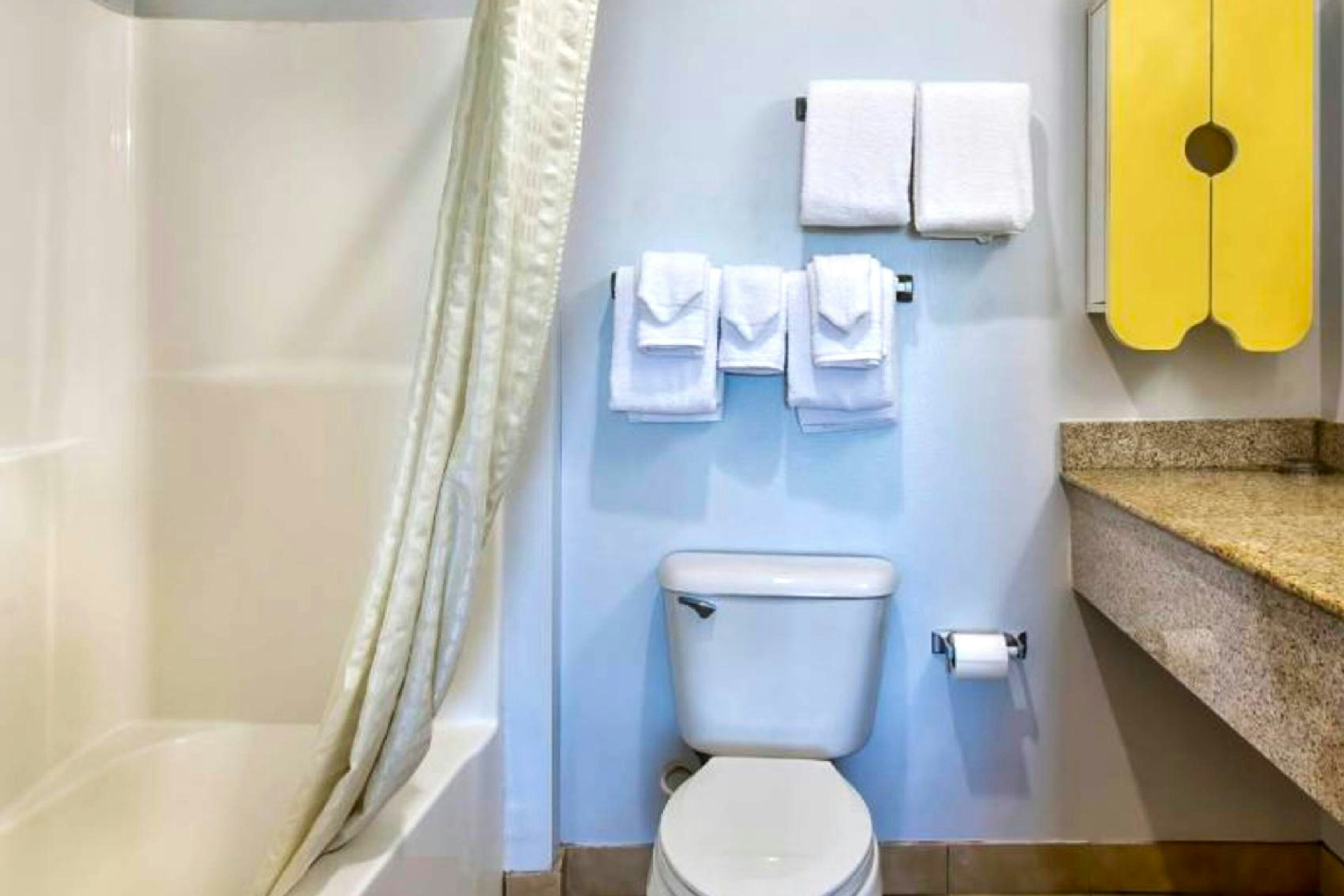 Oyo Townhouse Sulphur,LA Extended Stay I-10
