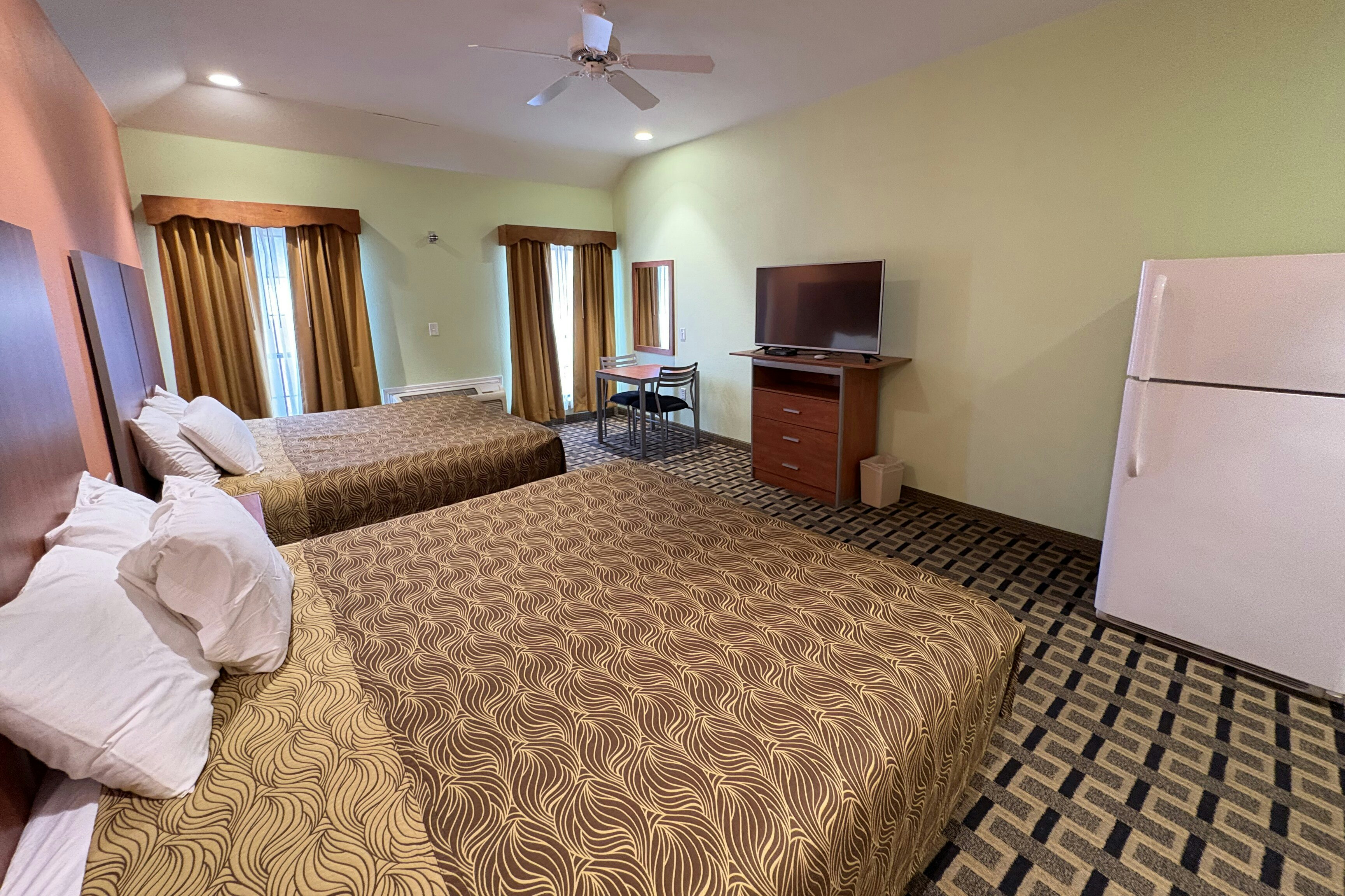 OYO Regency Inn And Suites
