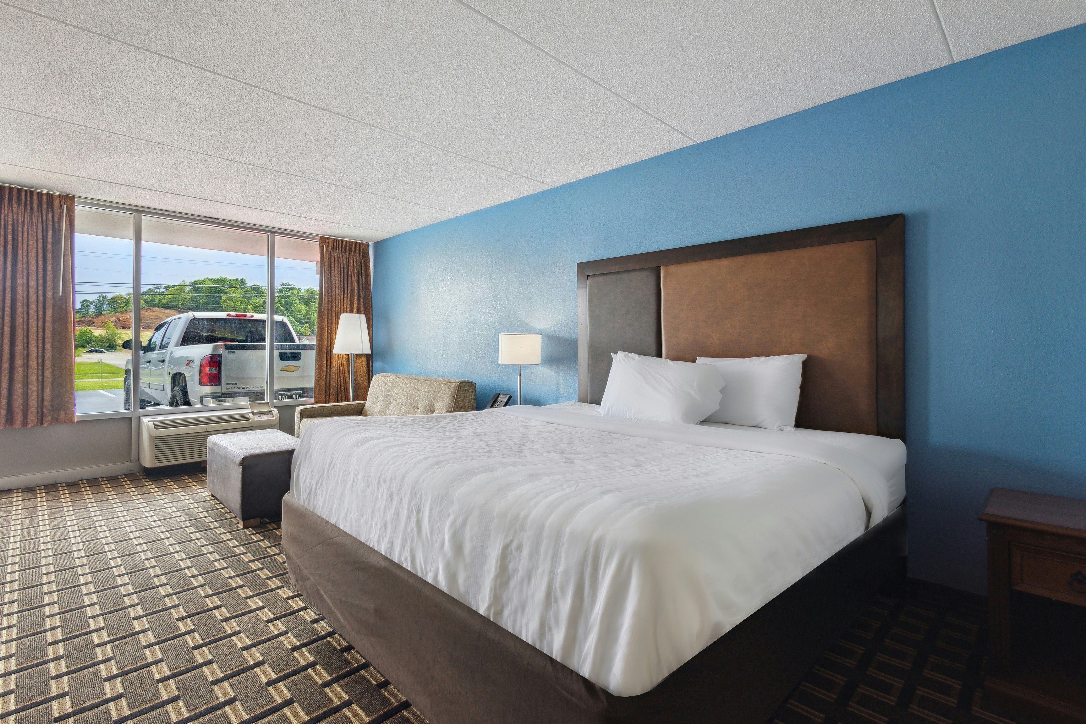 Relax inn by OYO Greeneville Near Hwy US-321