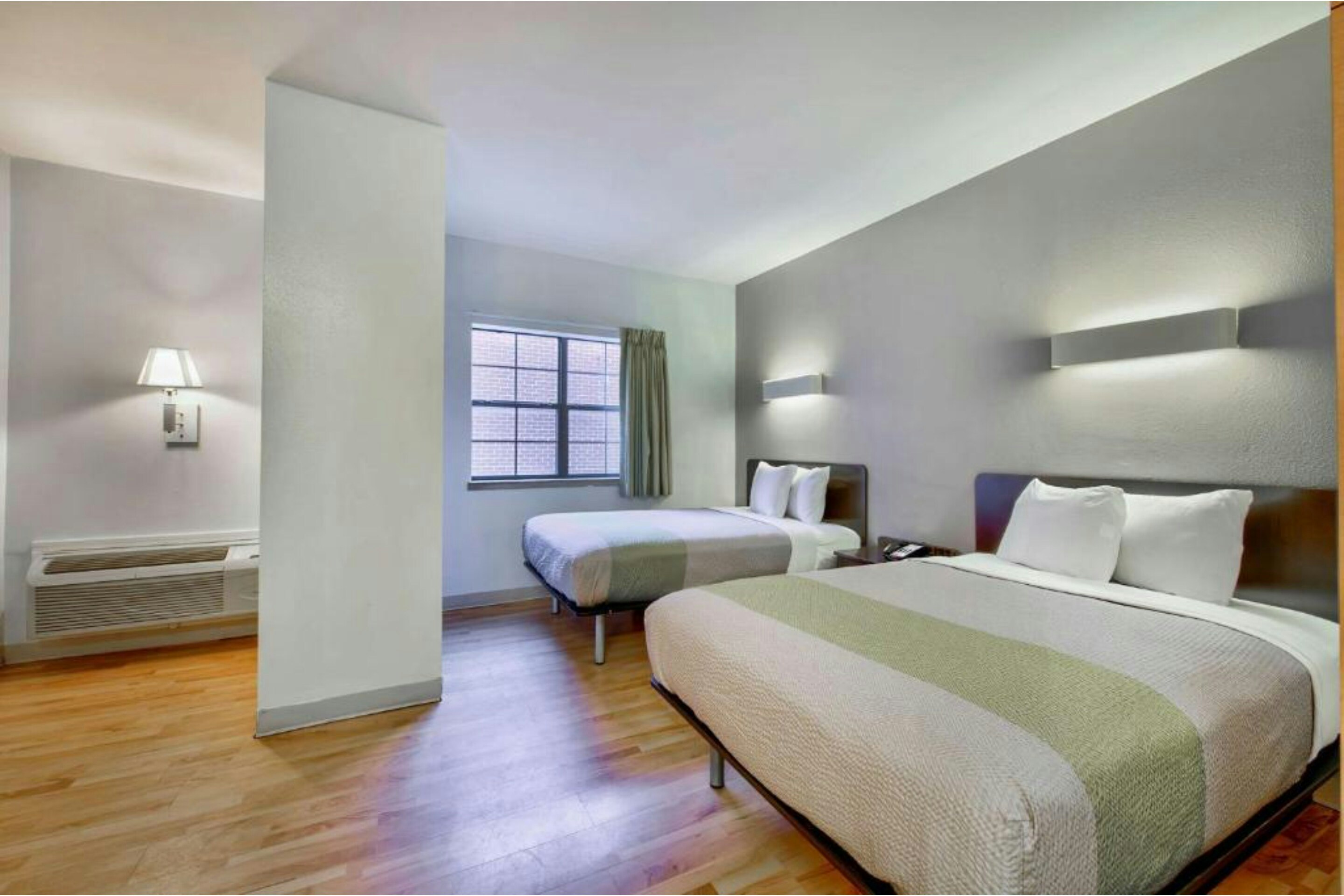 OYO Townhouse Beaumont Medical Center Area I-10
