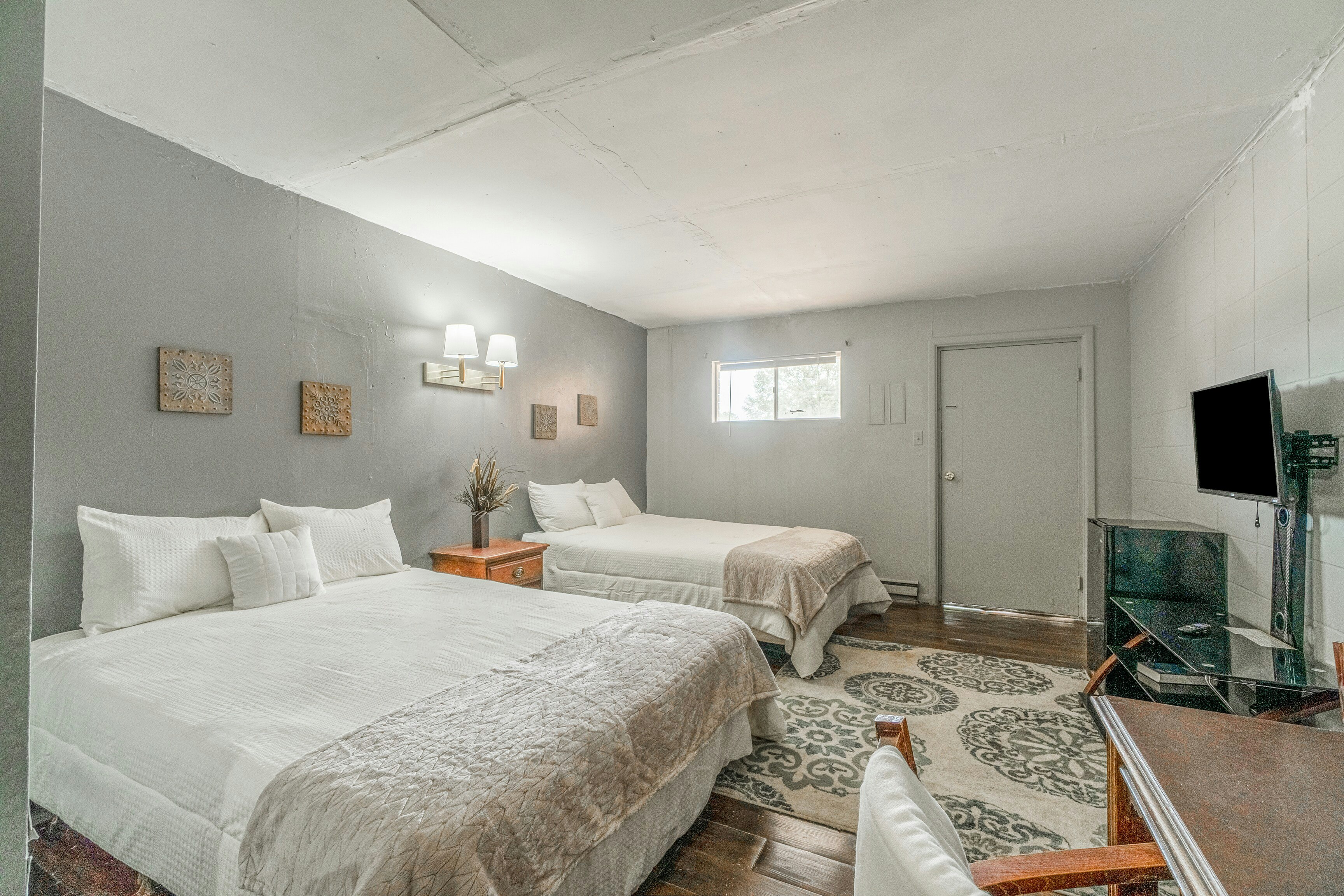 OYO Holiday Capri Motel Rv Park