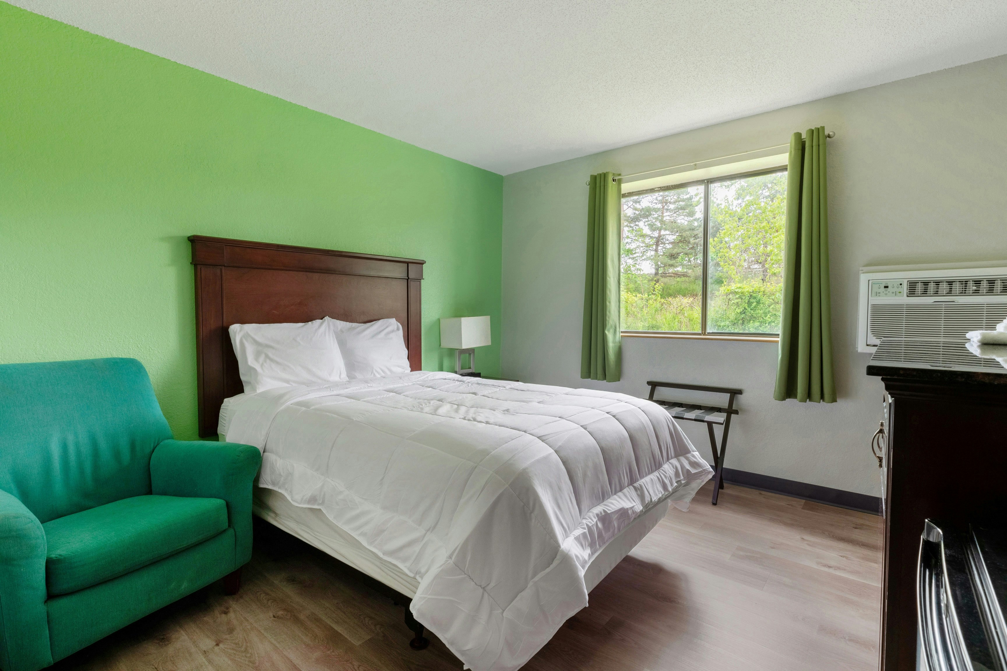 Full Bed Non-Smoking