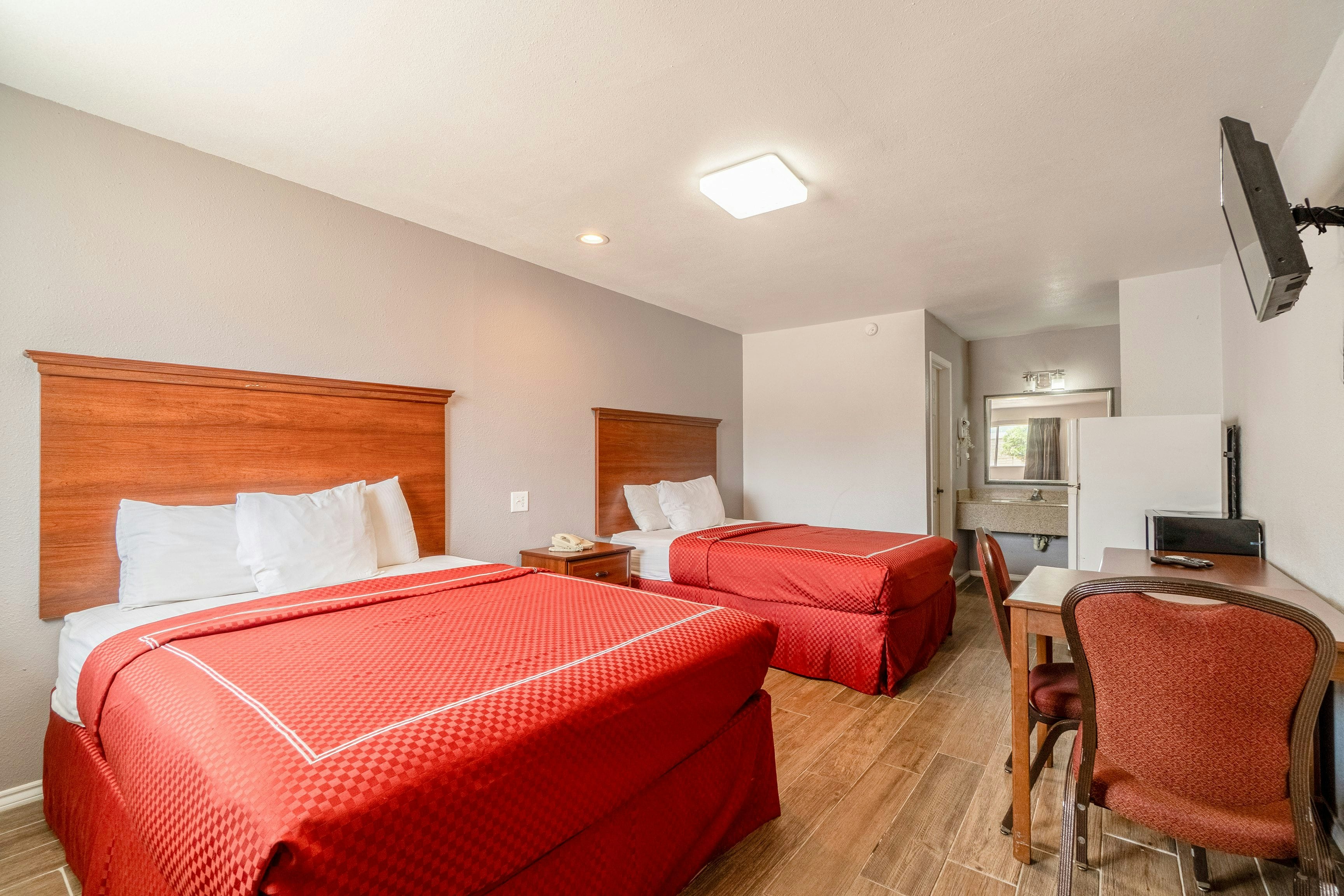 2 Queen Beds Non-Smoking