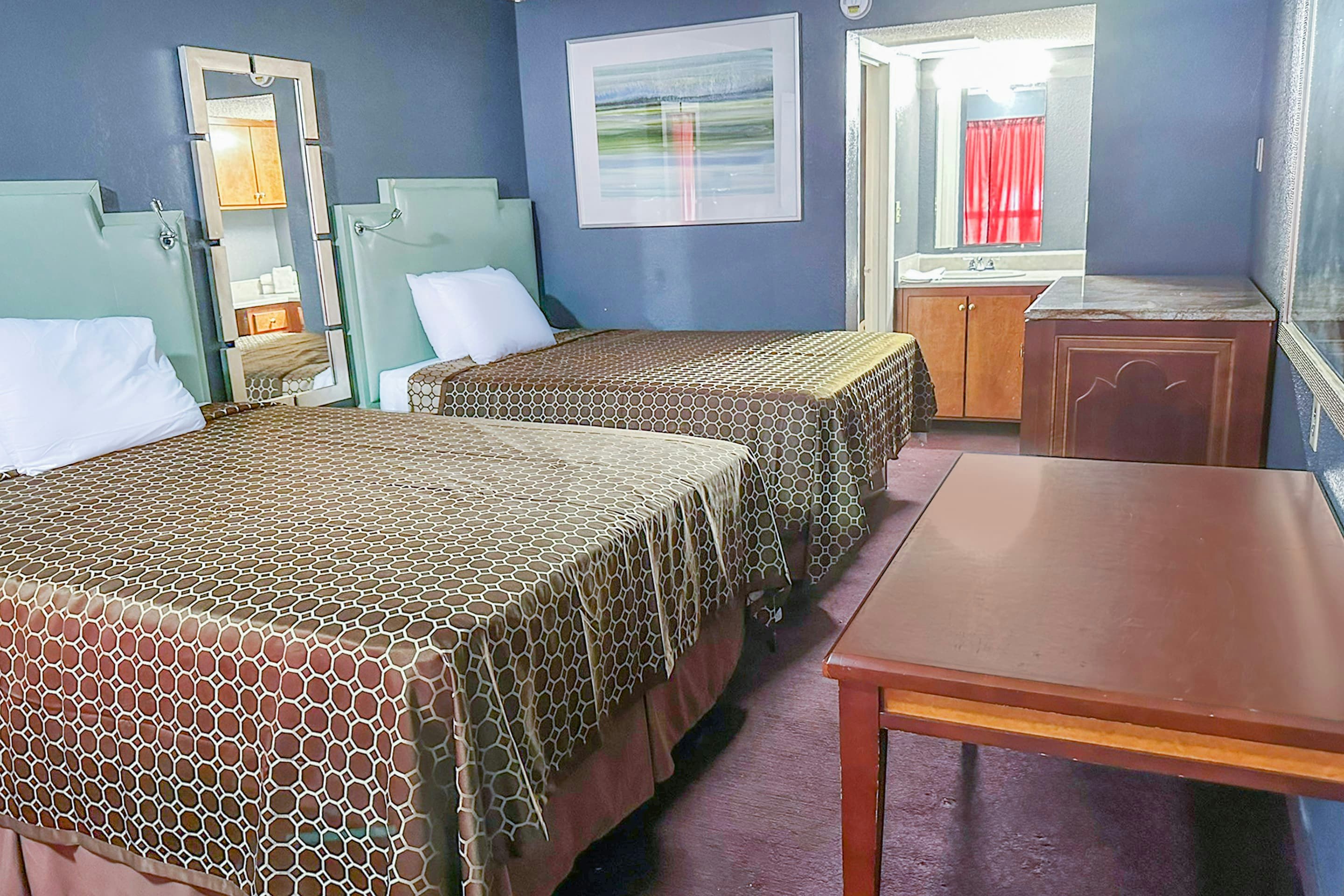 2 Full Beds Non-Smoking