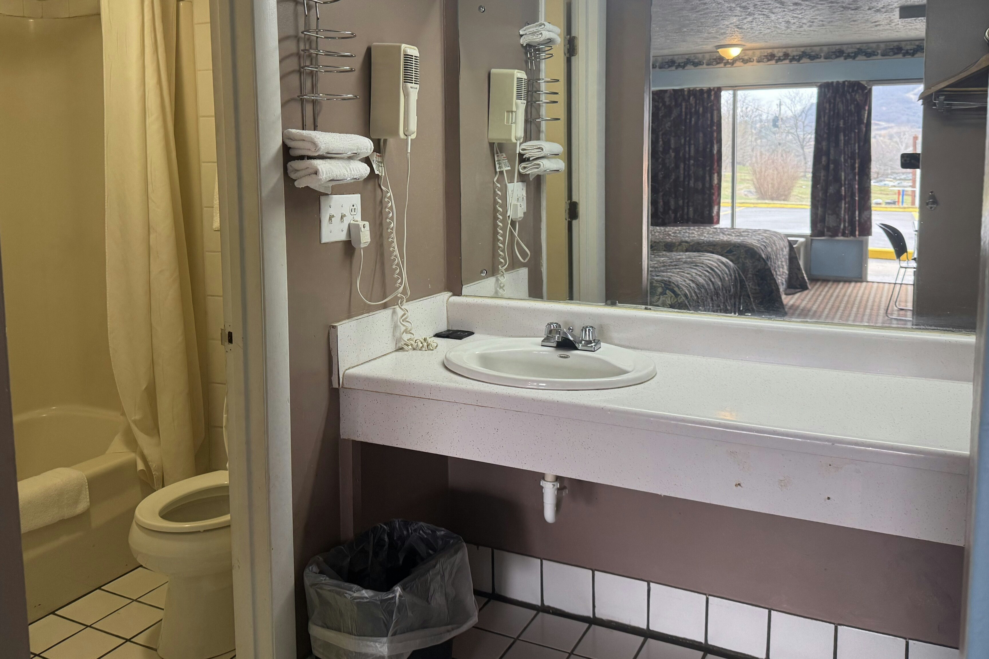 2 Full Beds Non-Smoking