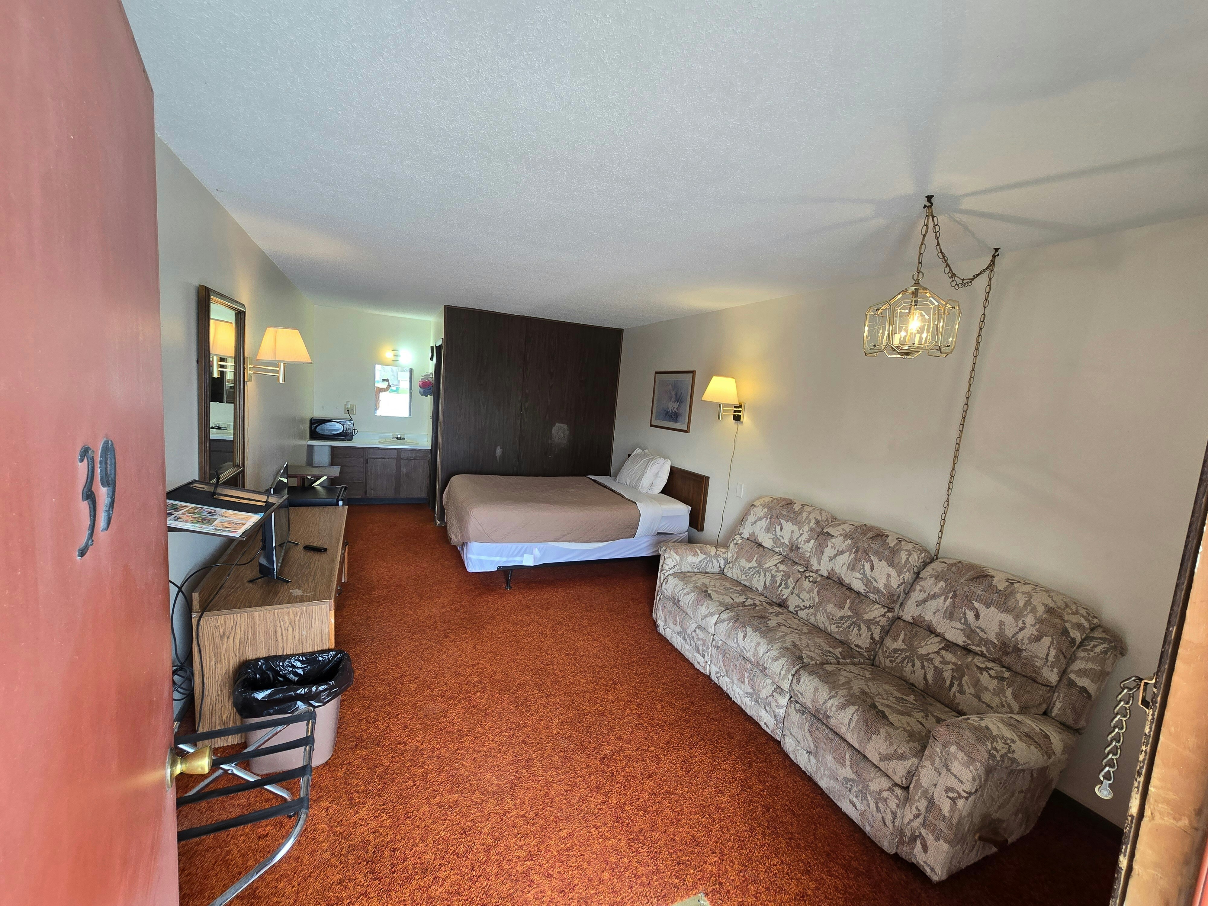 OYO Sandman Inn