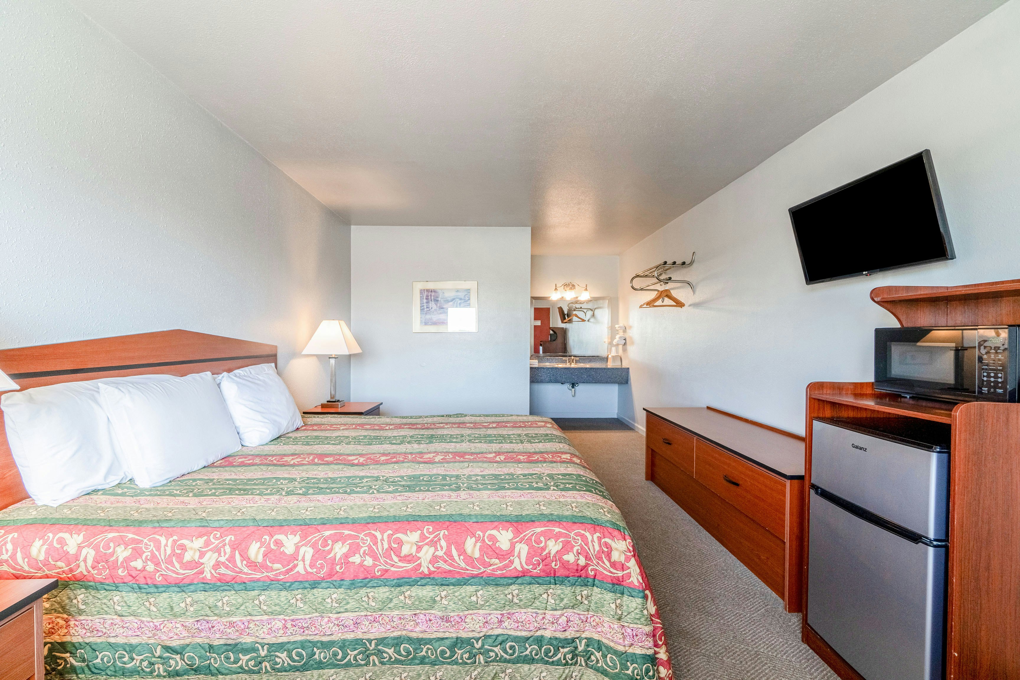 OYO Aurora Motel Inn