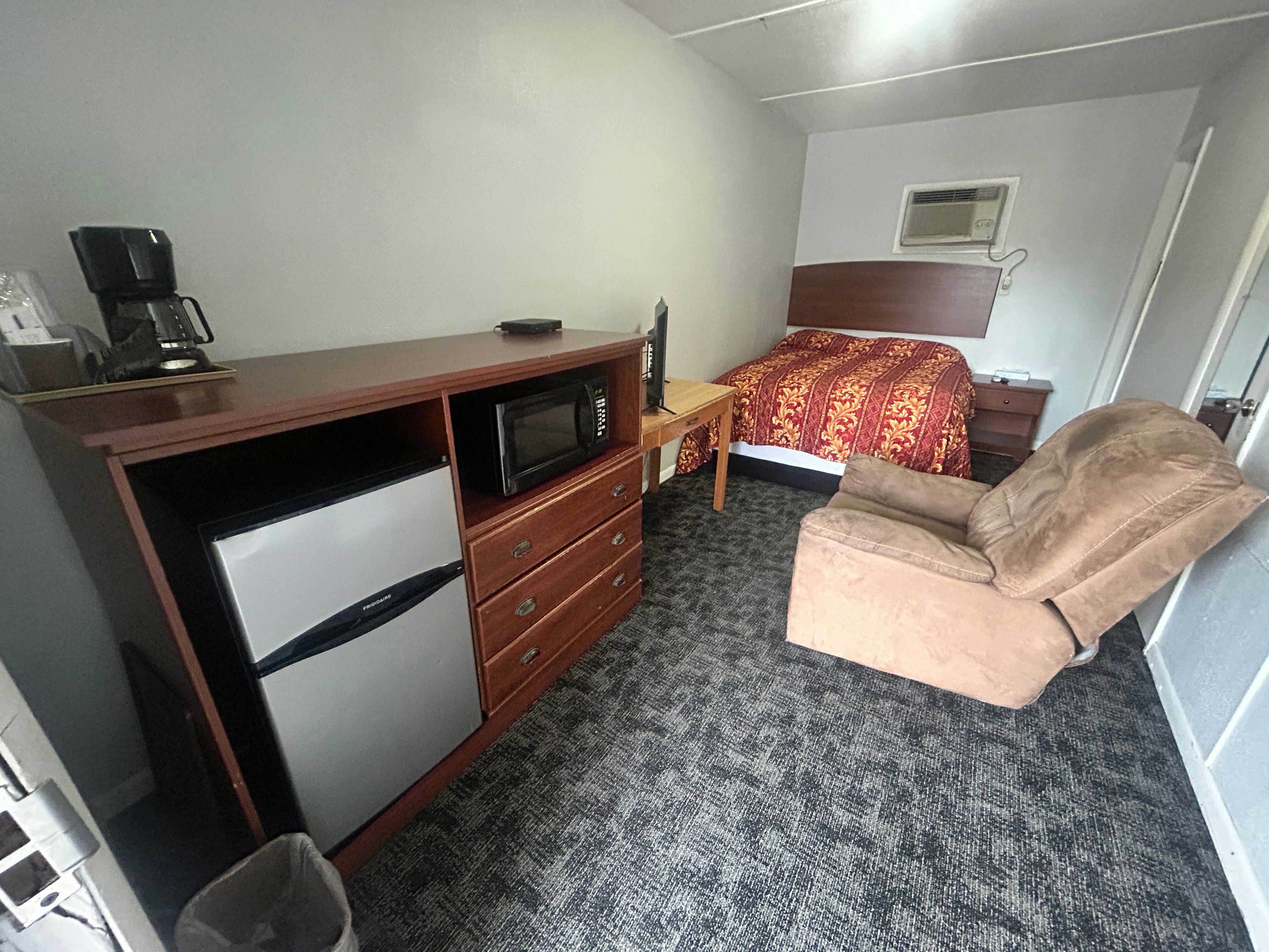 Budget Inn Oskaloosa US 63 Near Pella
