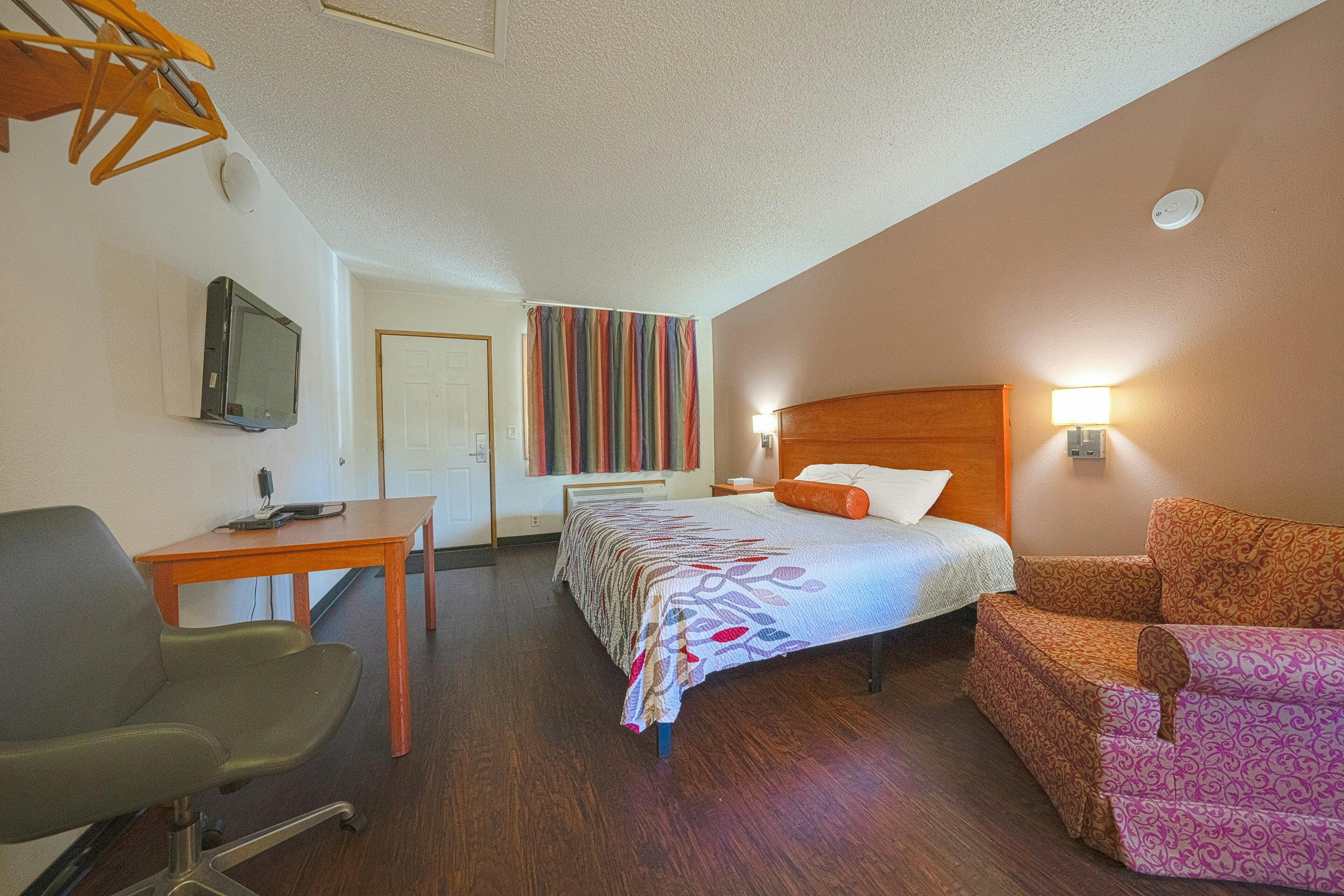 Premium King Bed with Kitchenette