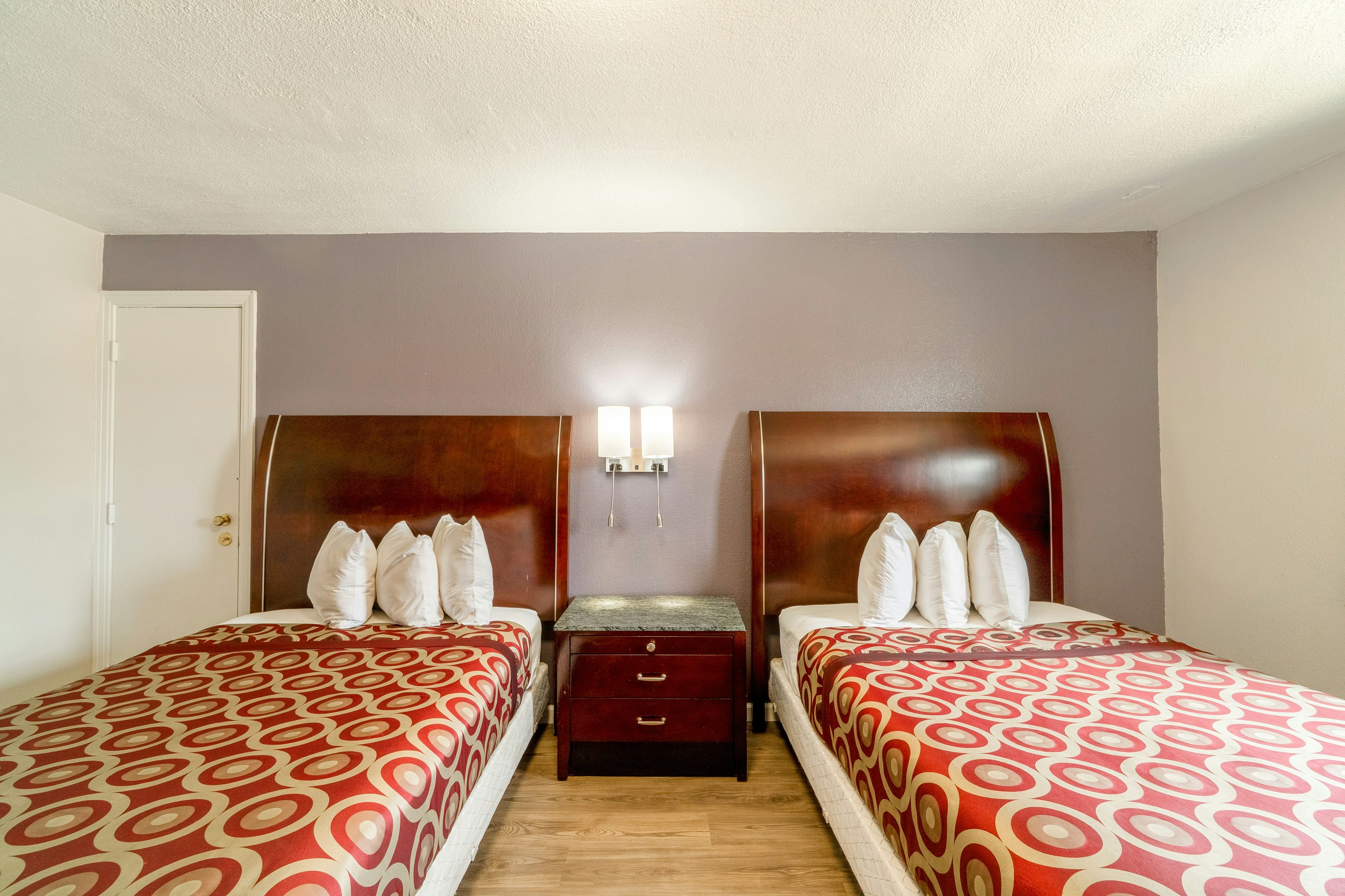 2 Queen Beds Non-Smoking