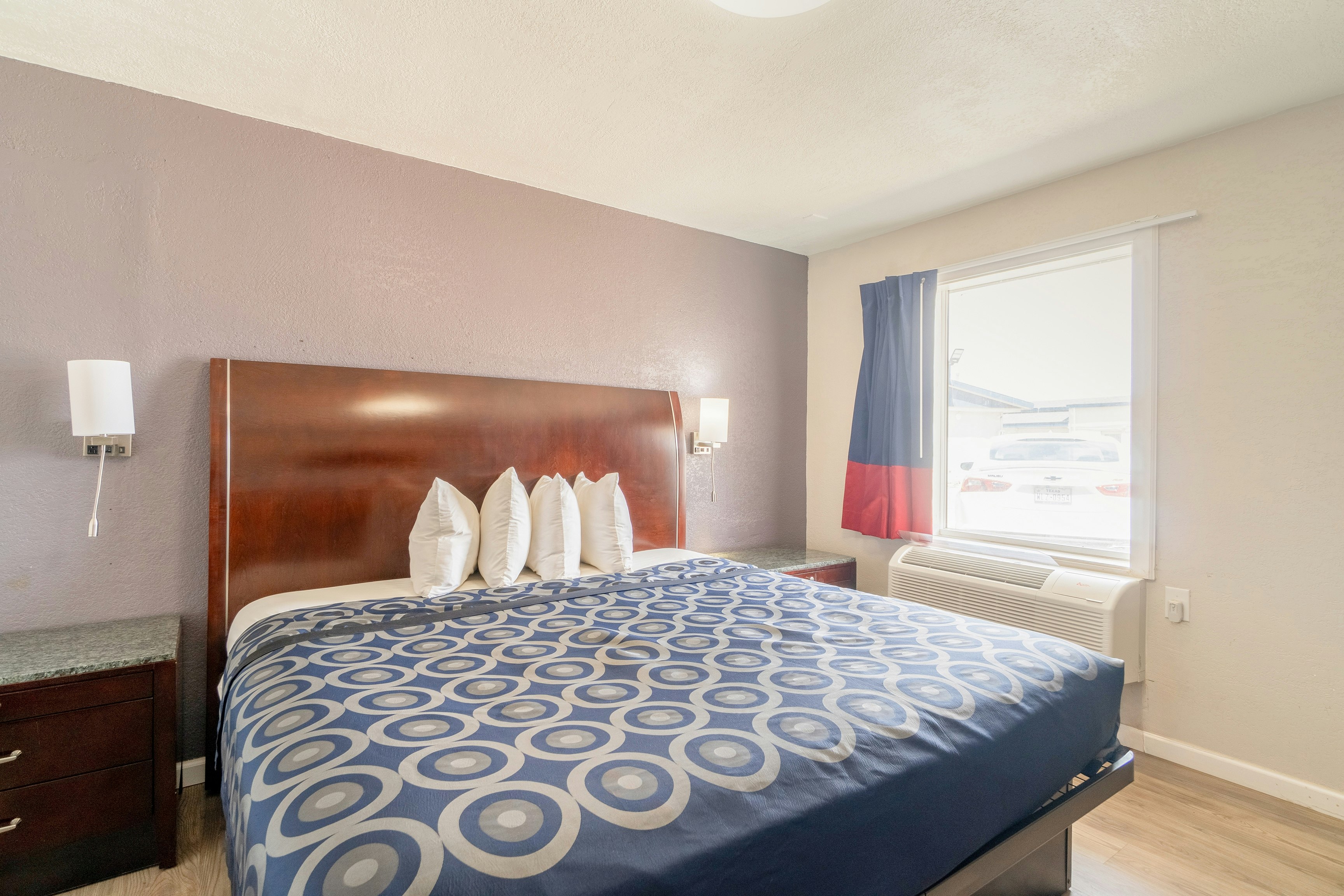 Queen Bed Non-Smoking