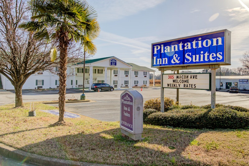 Plantation Inn Suites Near Locust Grove I 75