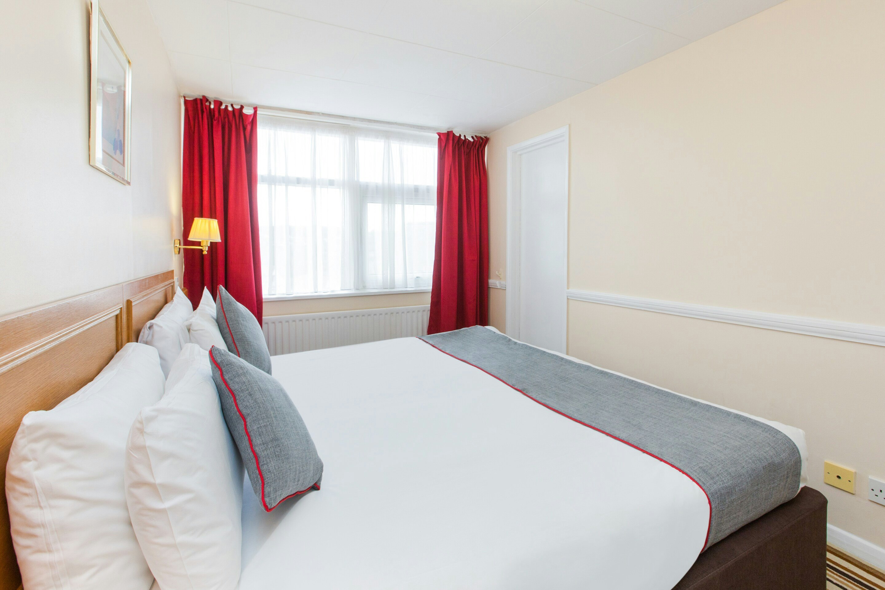 OYO Townhouse Buffalo Internat