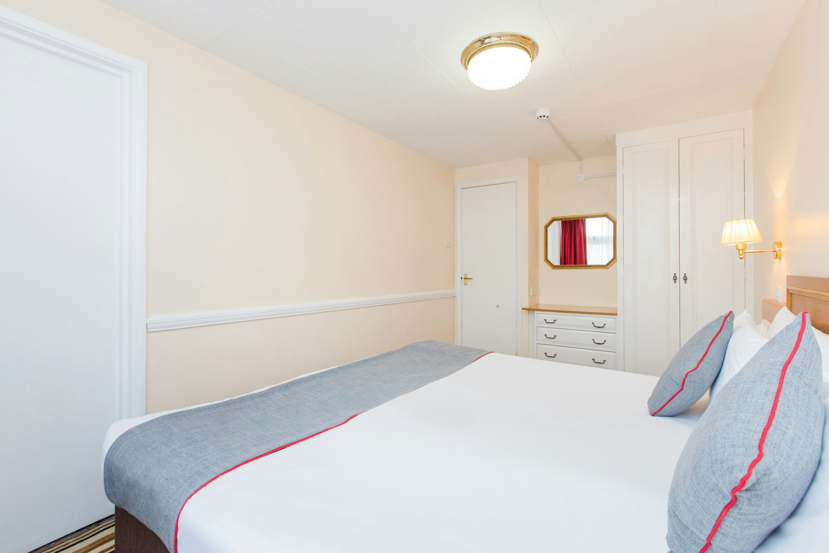 OYO Townhouse Buffalo Internat