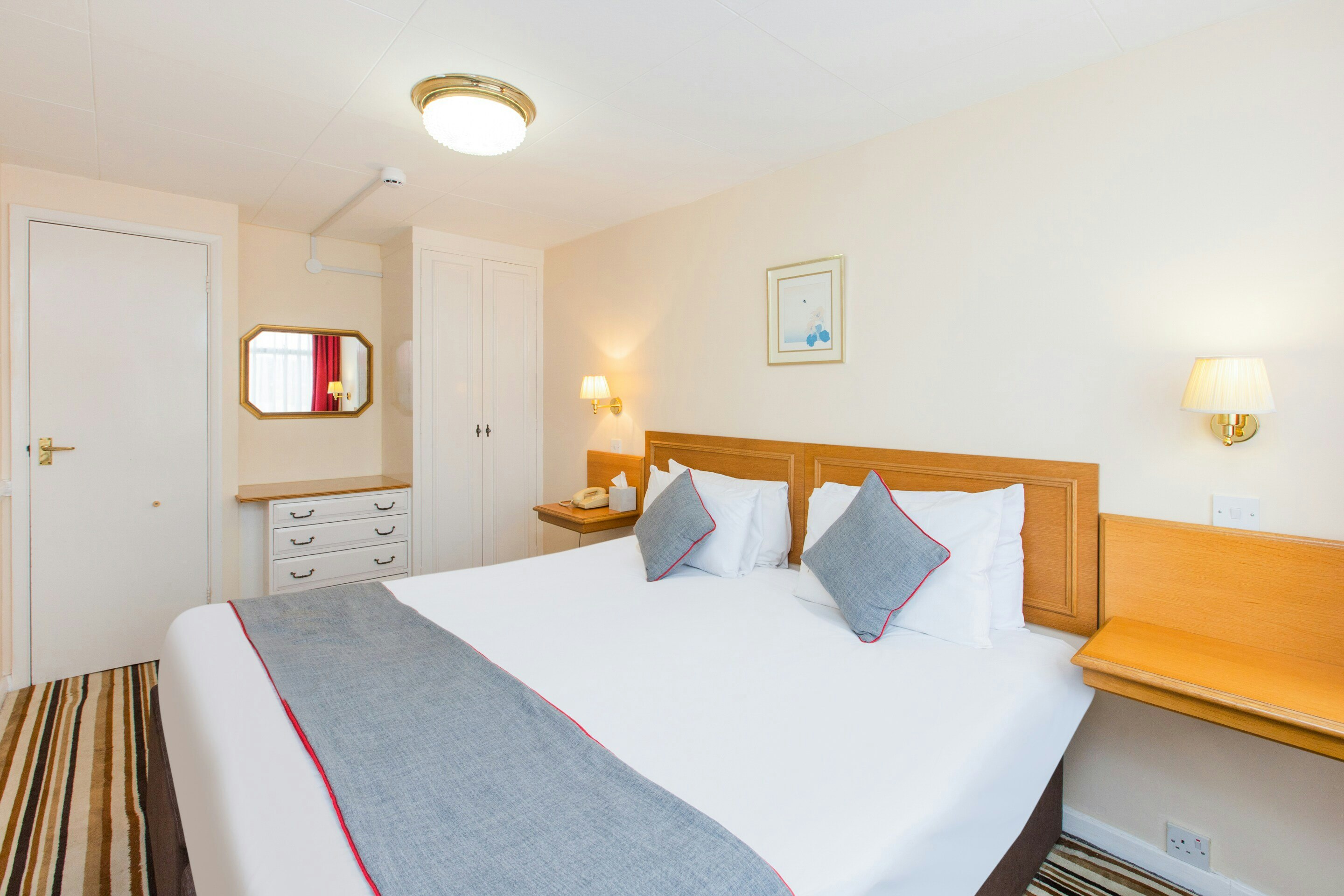 OYO Townhouse Buffalo Internat