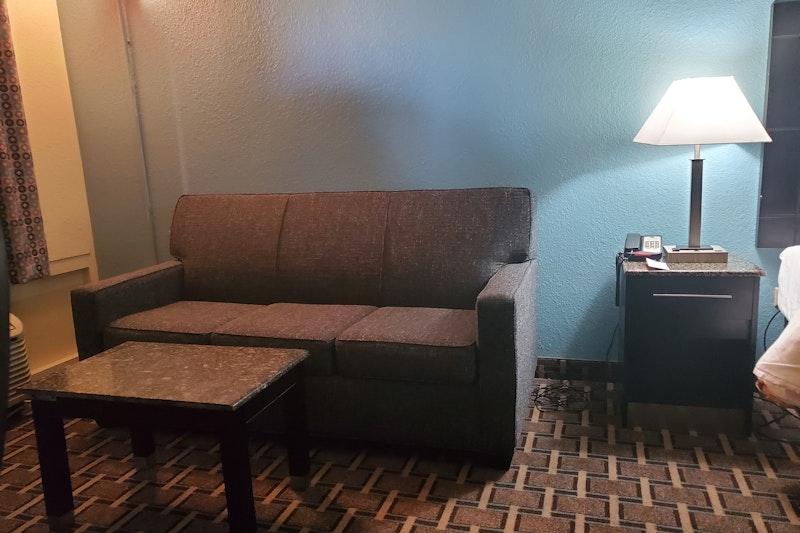 OYO Hotel Knoxville TN Cedar B