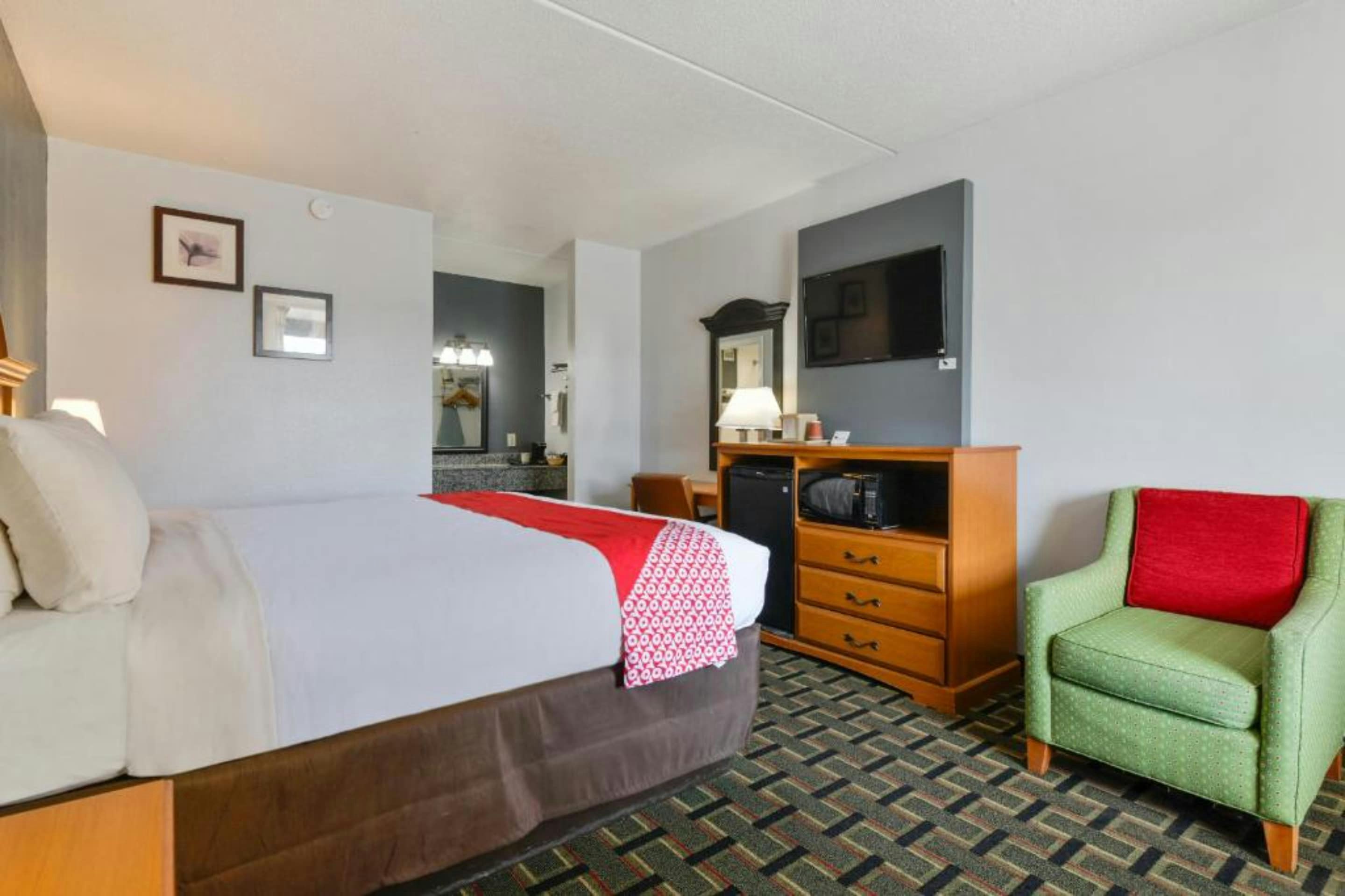 OYO Hotel Lake Park Lakes Blv