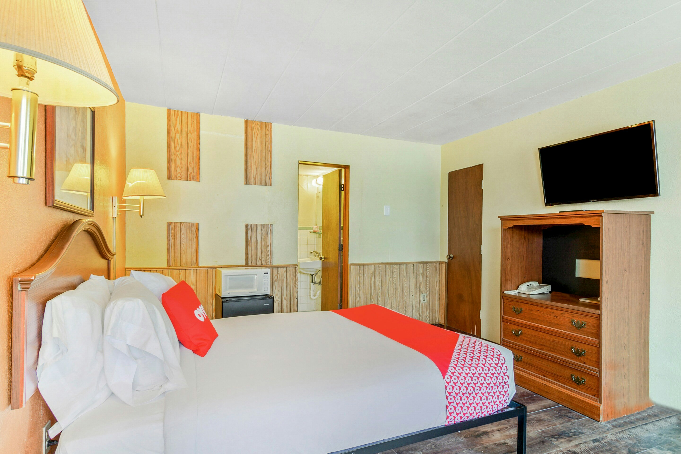 OYO Hotel Peoria IL I 74