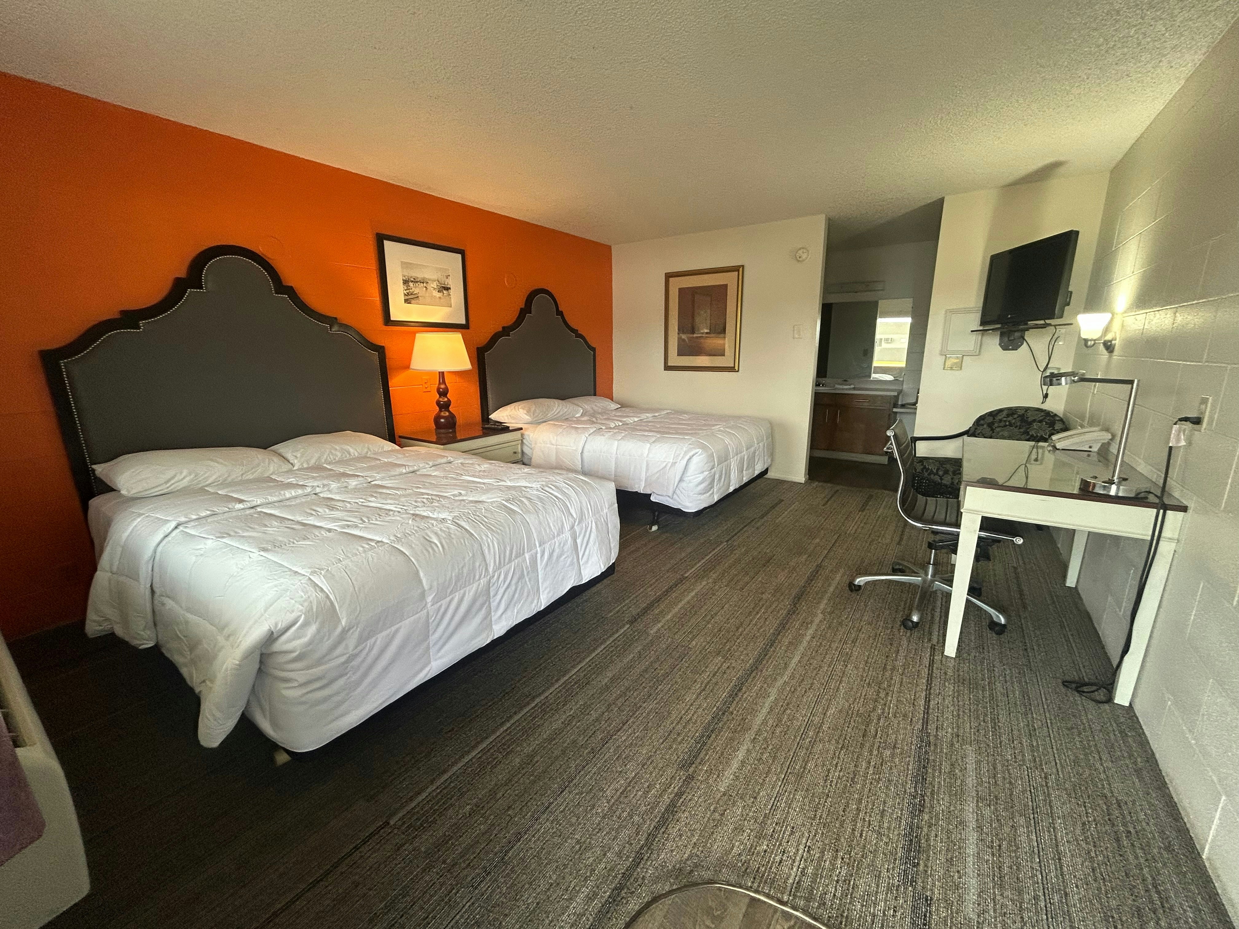 2 Queen Beds Non-Smoking