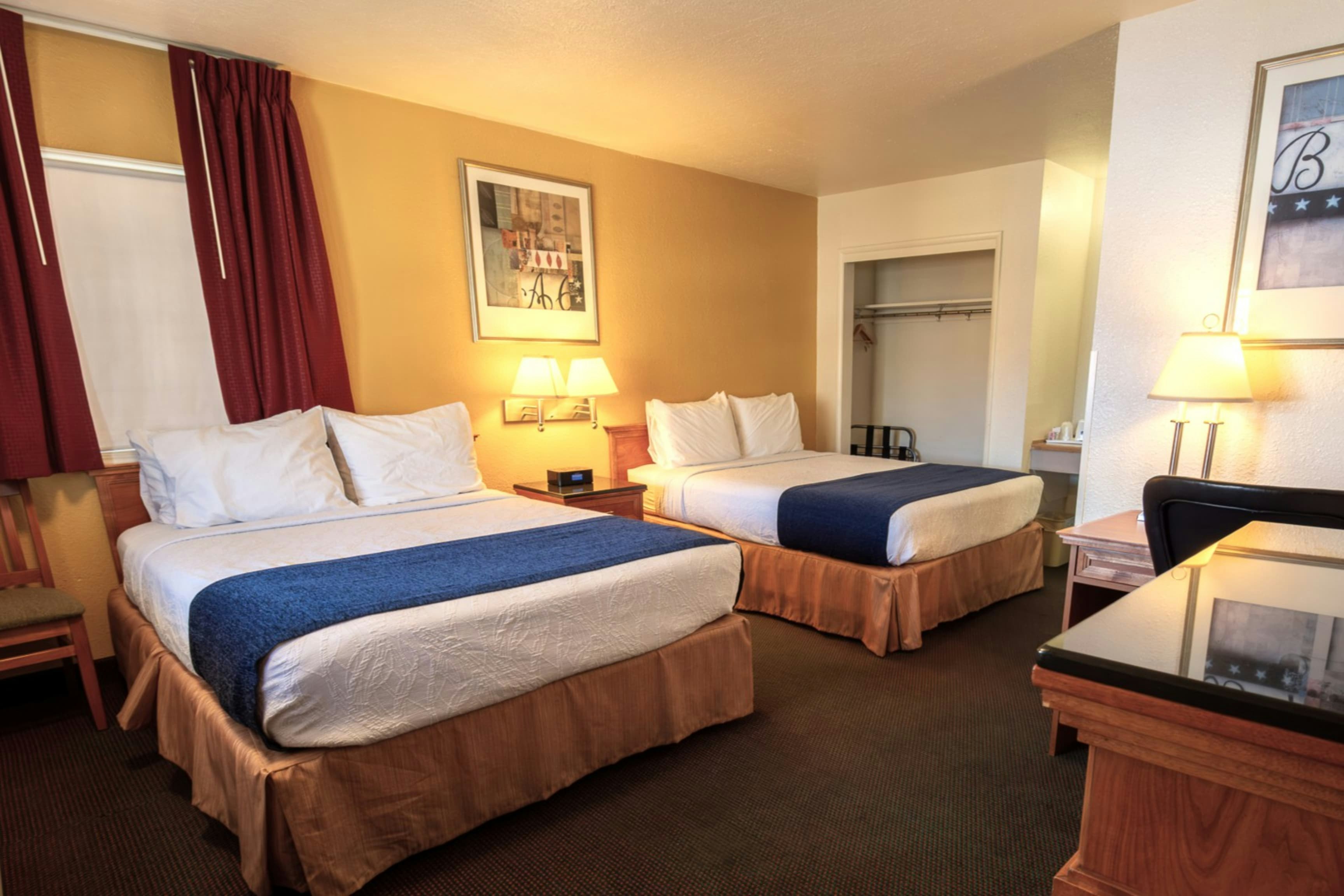 2 Queen Beds Non-Smoking