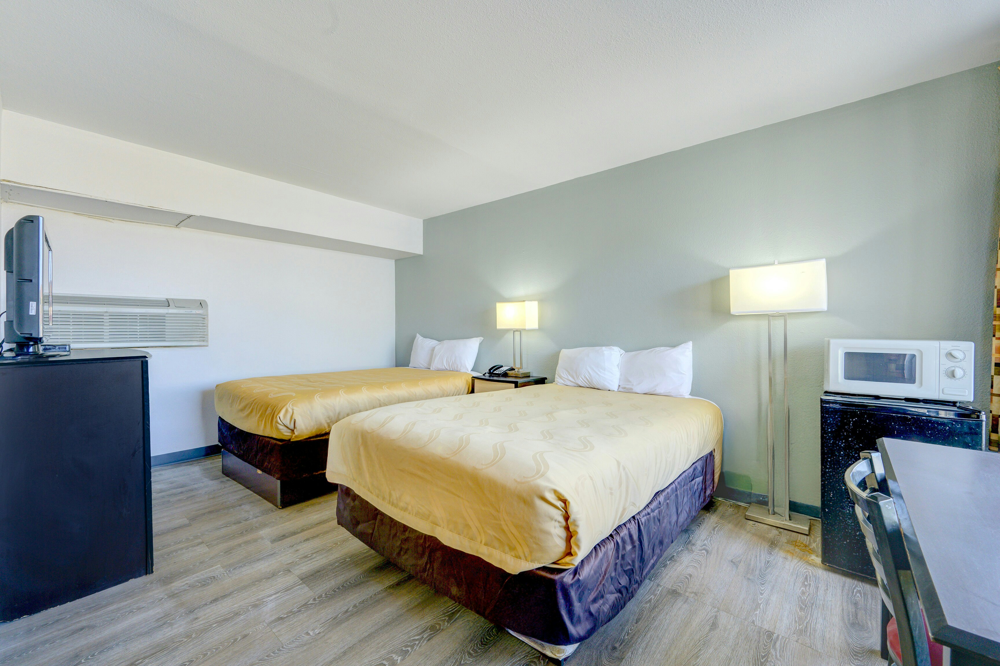 2 Full Beds Non-Smoking
