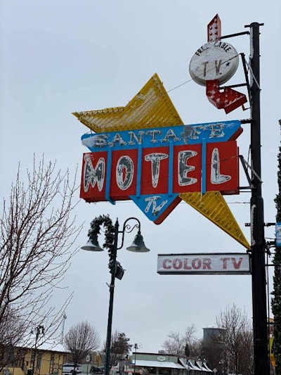 Santa Fe Motel Tehachapi by Hotel O