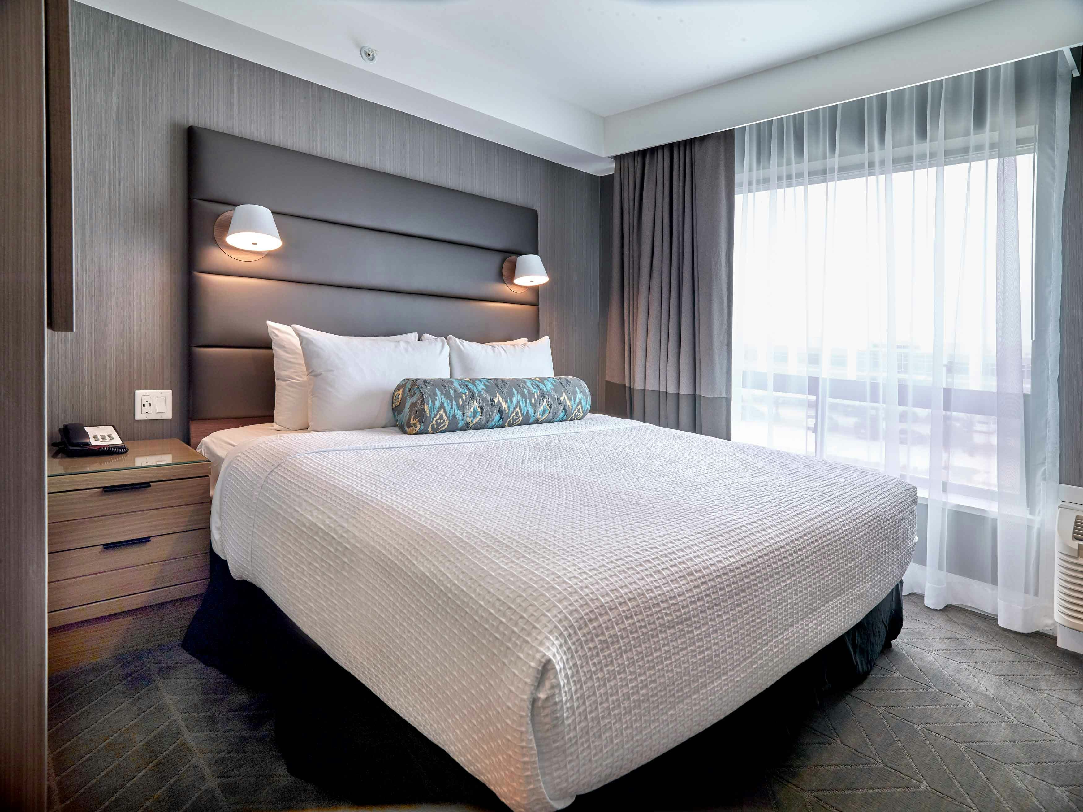Standard Suite, 1 King Bed, Sofa Bed, Kitchenette