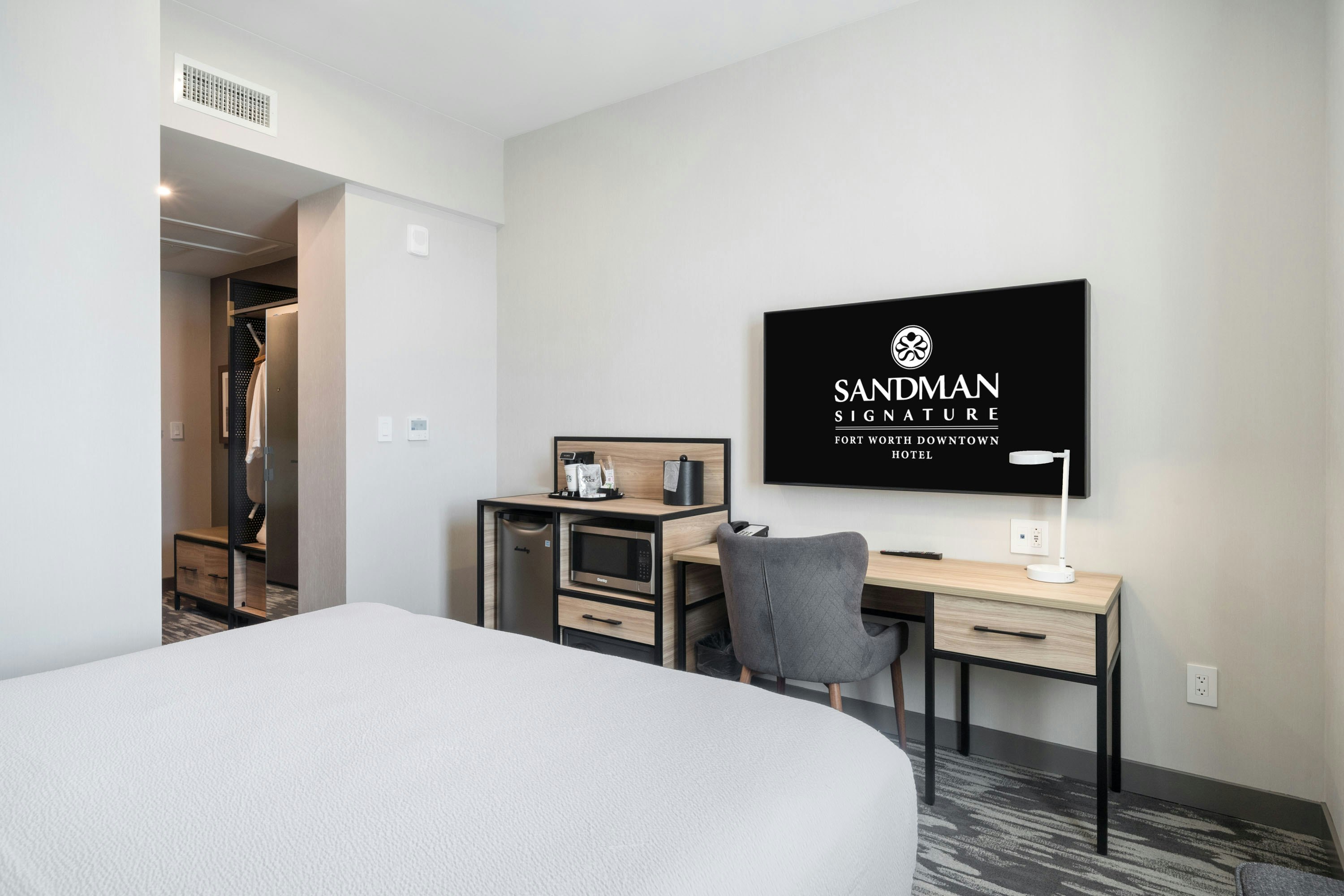 Sandman Signature Fort Worth Downtown Hotel