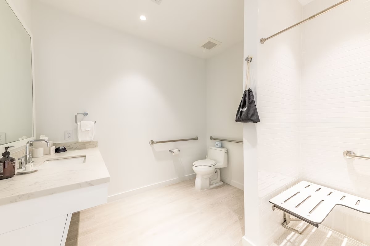 1 Bedroom Accessible Oceanview Suite