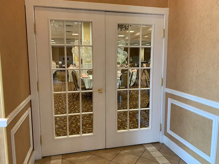 Town and Country Inn and Suites