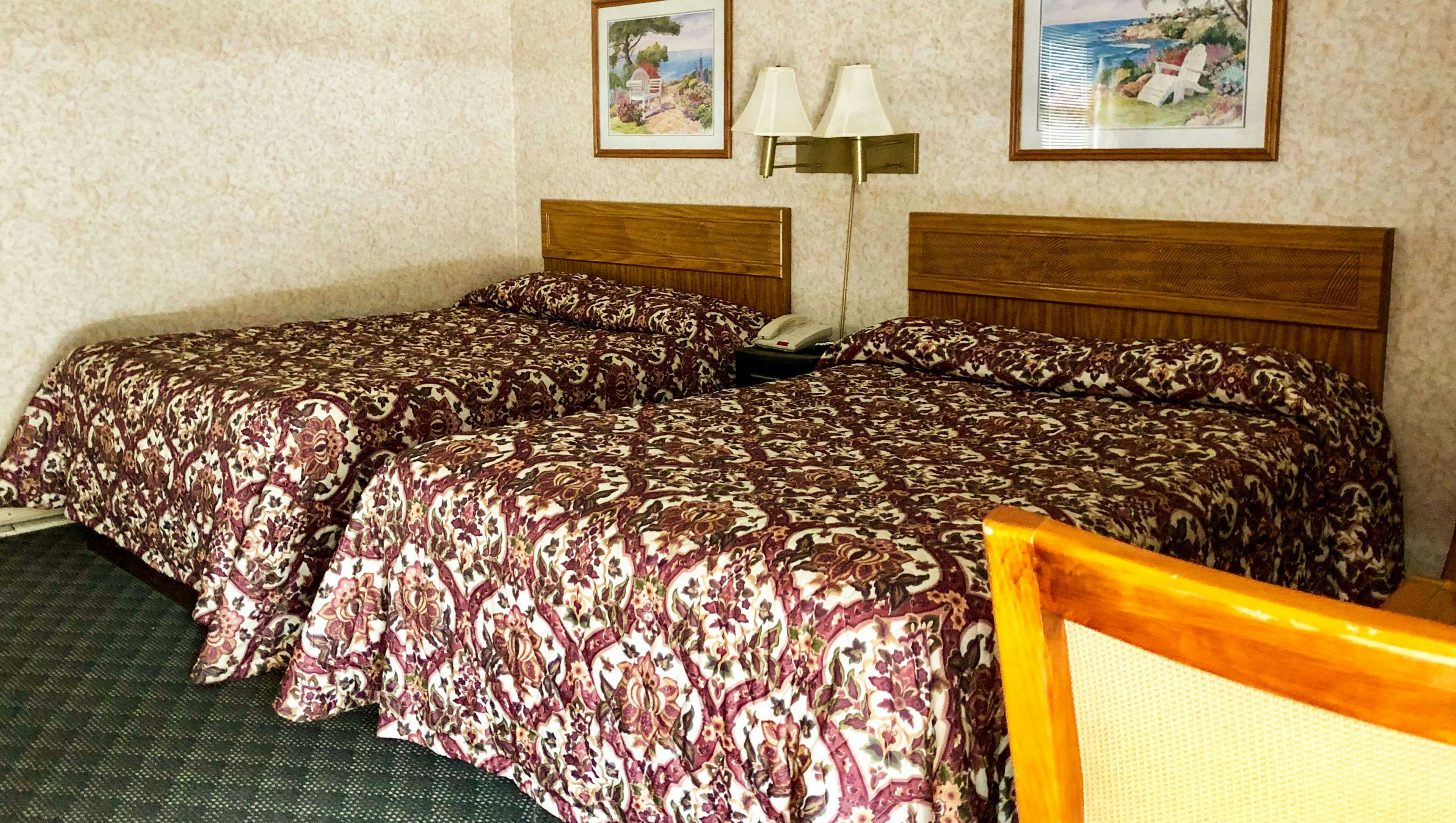Pleasant Valley Motel West Stockbridge 2 Double Beds Nonsmoking