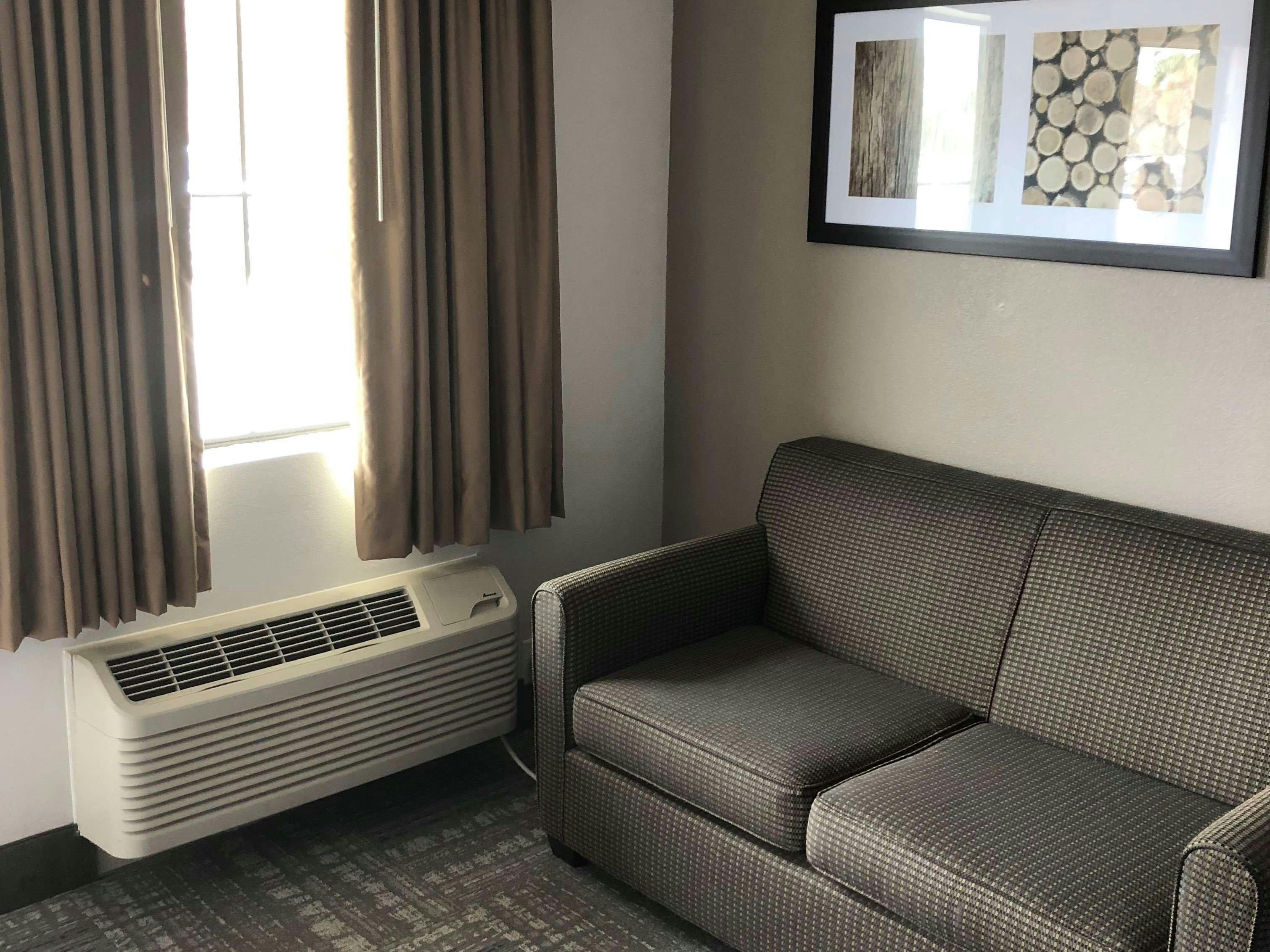 Executive Inn & Suites Joaquin