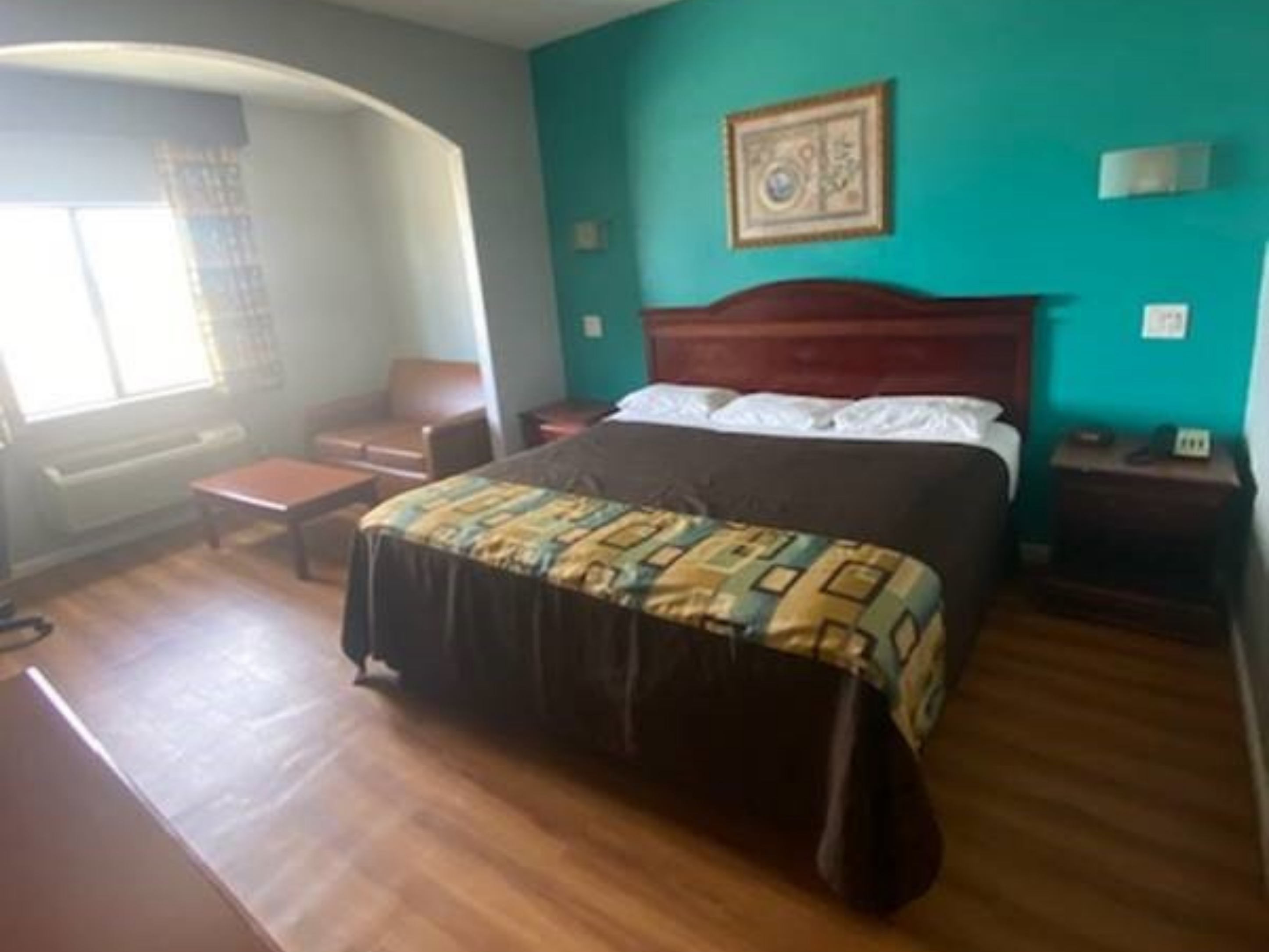 Tropicana Inn & Suites Dallas 1 King Bed Nonsmoking