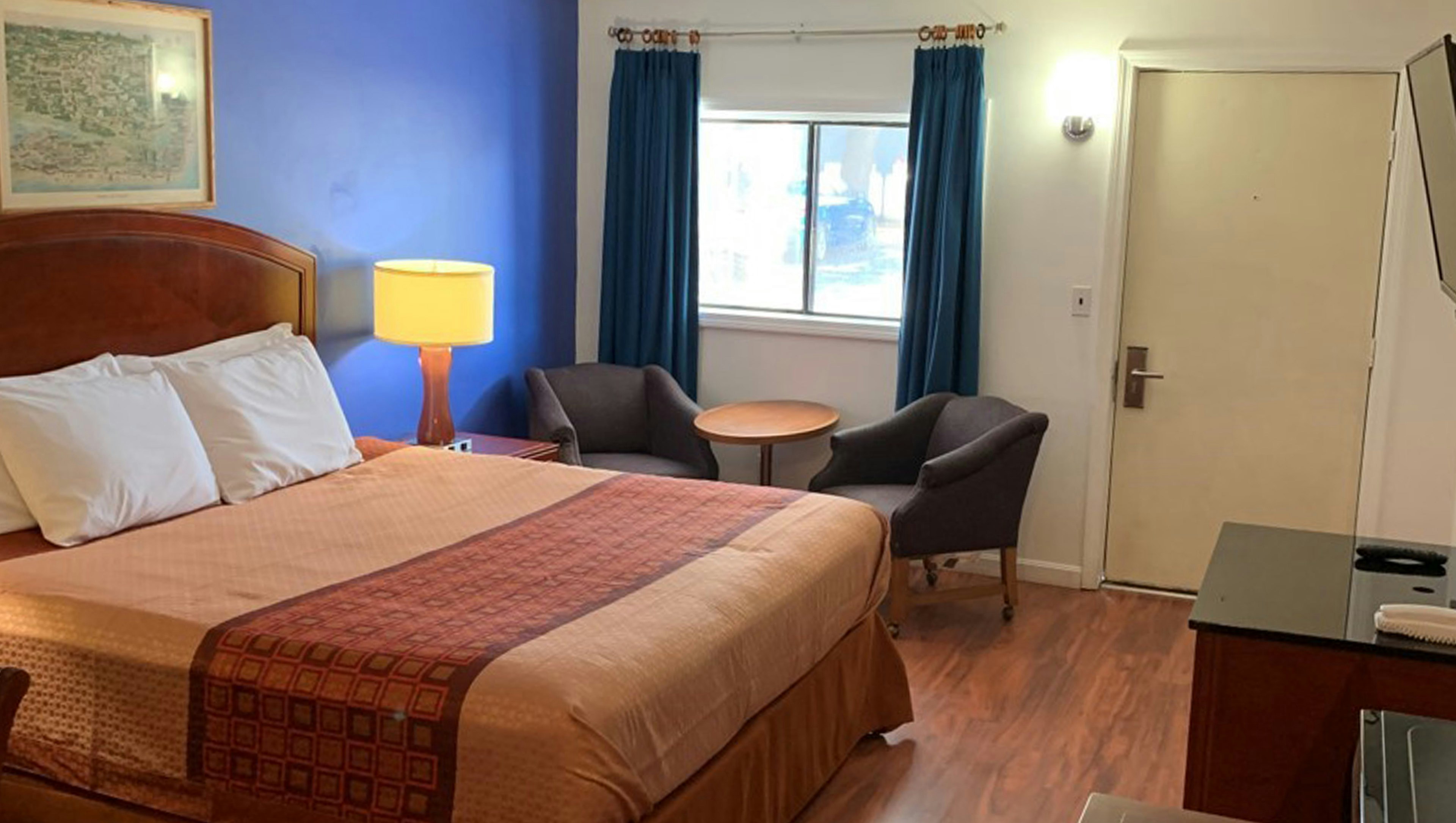 Hampton Motor Inn